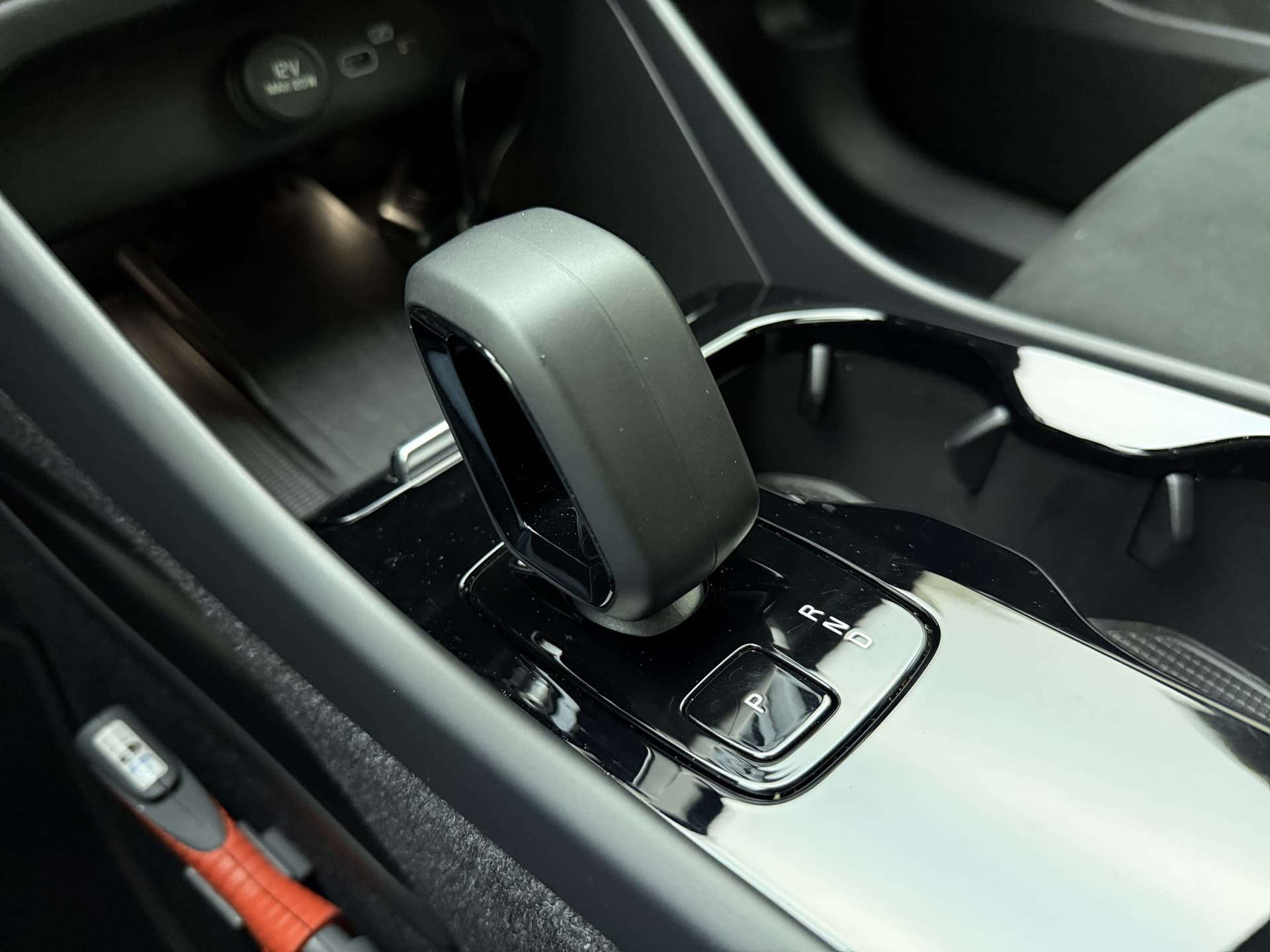 Volvo XC40 Twin 408pk Plus / Nubuck / Getint glas / Trekhaak / All Season / PDC + Camera / Stoel + Stuurw. Verwarming / Keyless / El. Achterklep / Warmtepomp / thumbnail 36