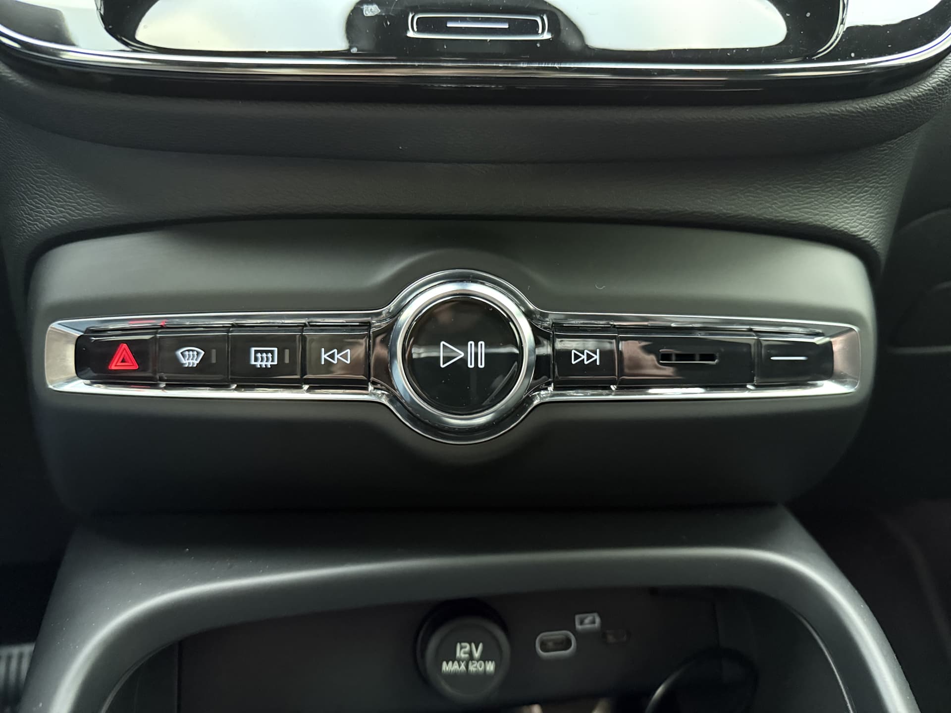 Volvo XC40 Twin 408pk Plus / Nubuck / Getint glas / Trekhaak / All Season / PDC + Camera / Stoel + Stuurw. Verwarming / Keyless / El. Achterklep / Warmtepomp / thumbnail 37