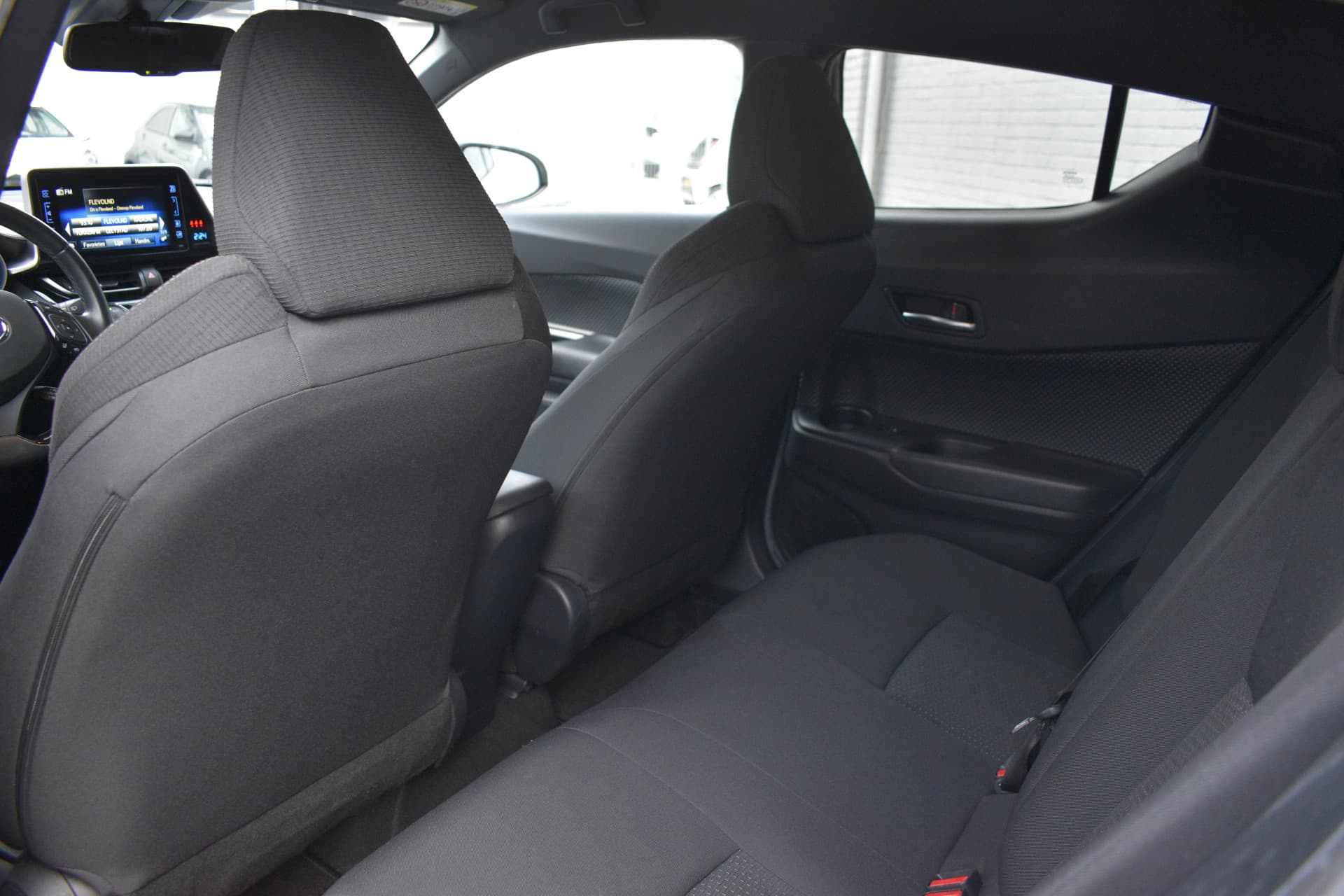 Toyota C-HR 1.8 Hybrid Dynamic Automaat 122pk thumbnail 14