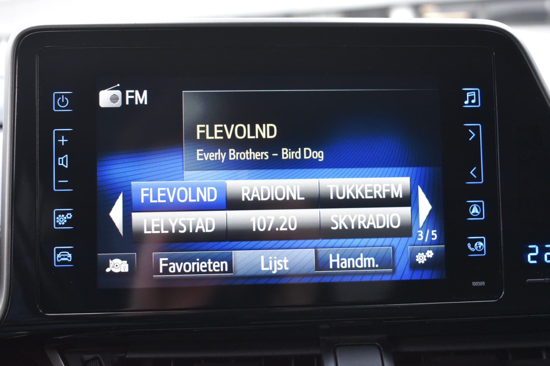 Toyota C-HR 1.8 Hybrid Dynamic Automaat 122pk thumbnail 16