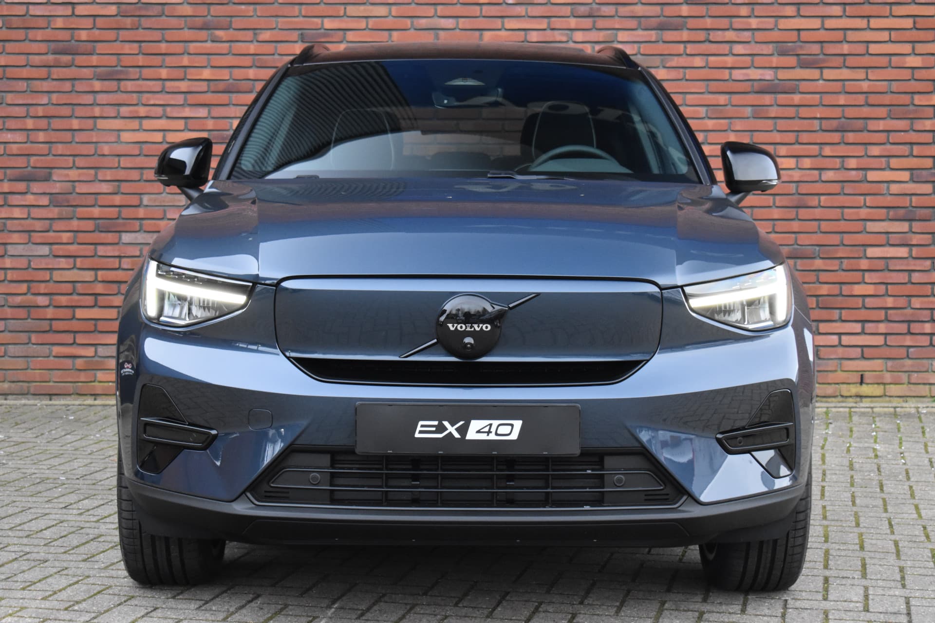 Volvo EX40 Twin Motor 408PK Ultra Black Edition 82 kWh thumbnail 8