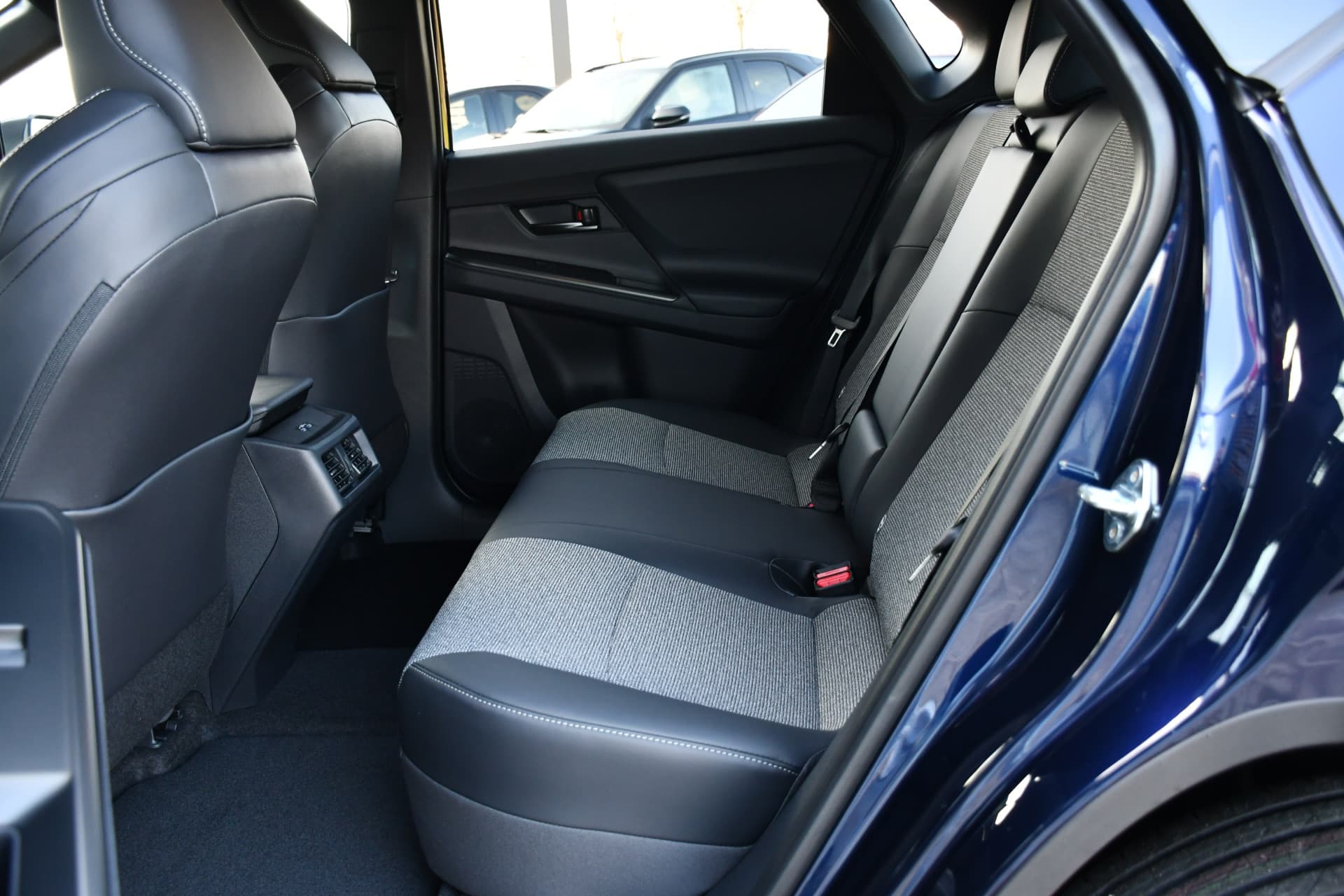 Toyota BZ4X Active Limited Edition 58 kWh thumbnail 17