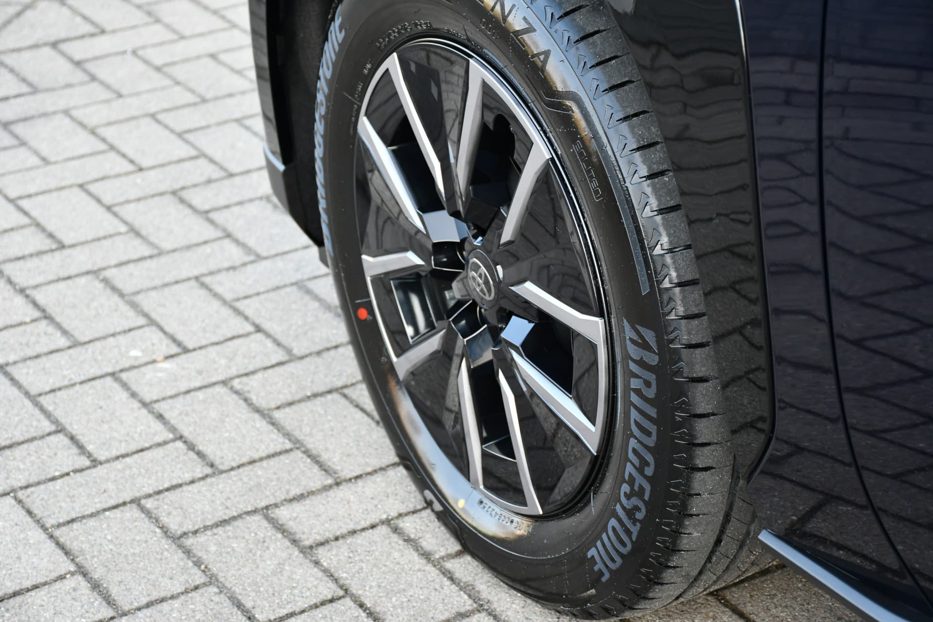 Toyota BZ4X Active Limited Edition 58 kWh thumbnail 18