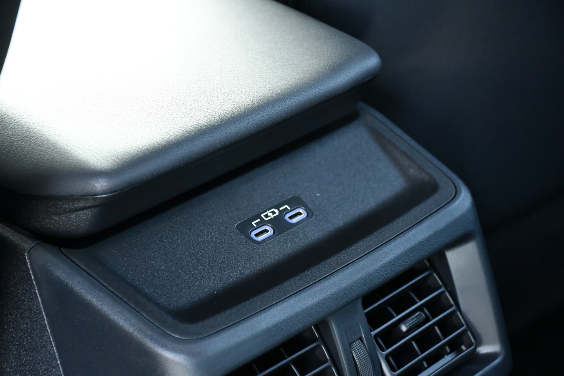 Toyota BZ4X Active Limited Edition 58 kWh thumbnail 27