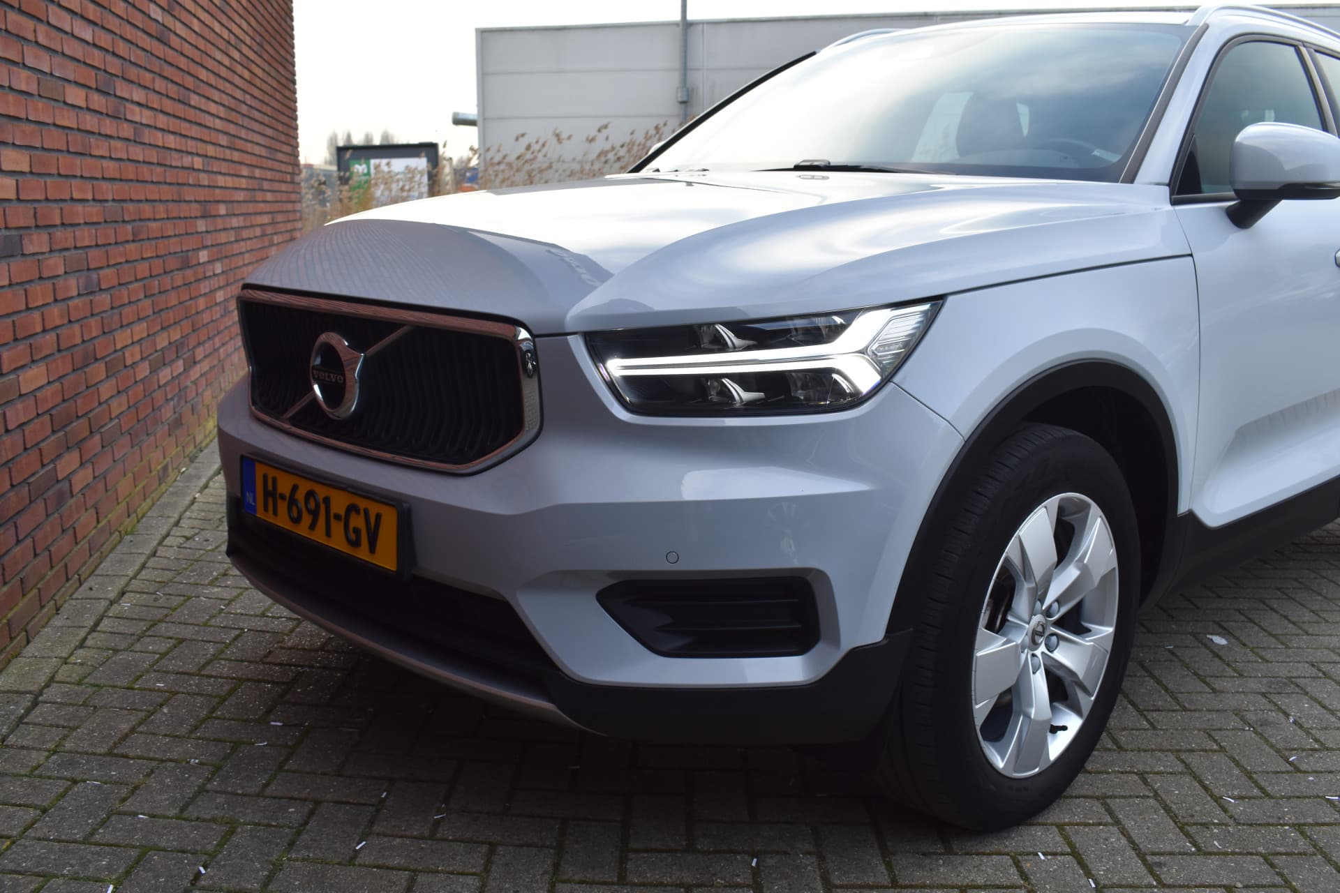 Volvo XC40 T3 163PK Momentum Pro thumbnail 3