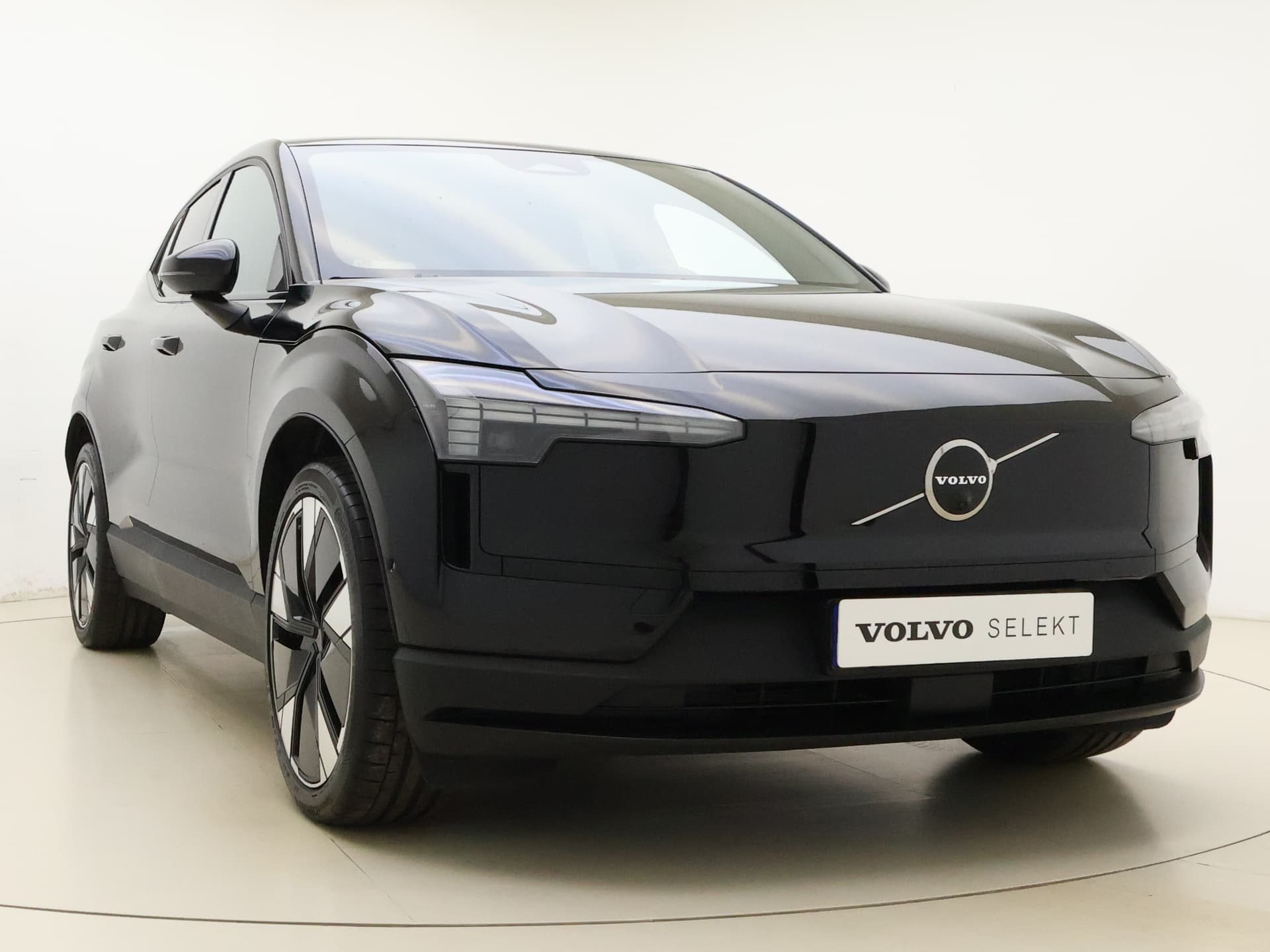 Volvo EX30 Extended Range Ultra / 20'' / Getint Glas / Elektr. Stoelen / 360 Camera / Panoramadak / Adapt. Cruise / BLIS / 22kw Boordlader / thumbnail 22