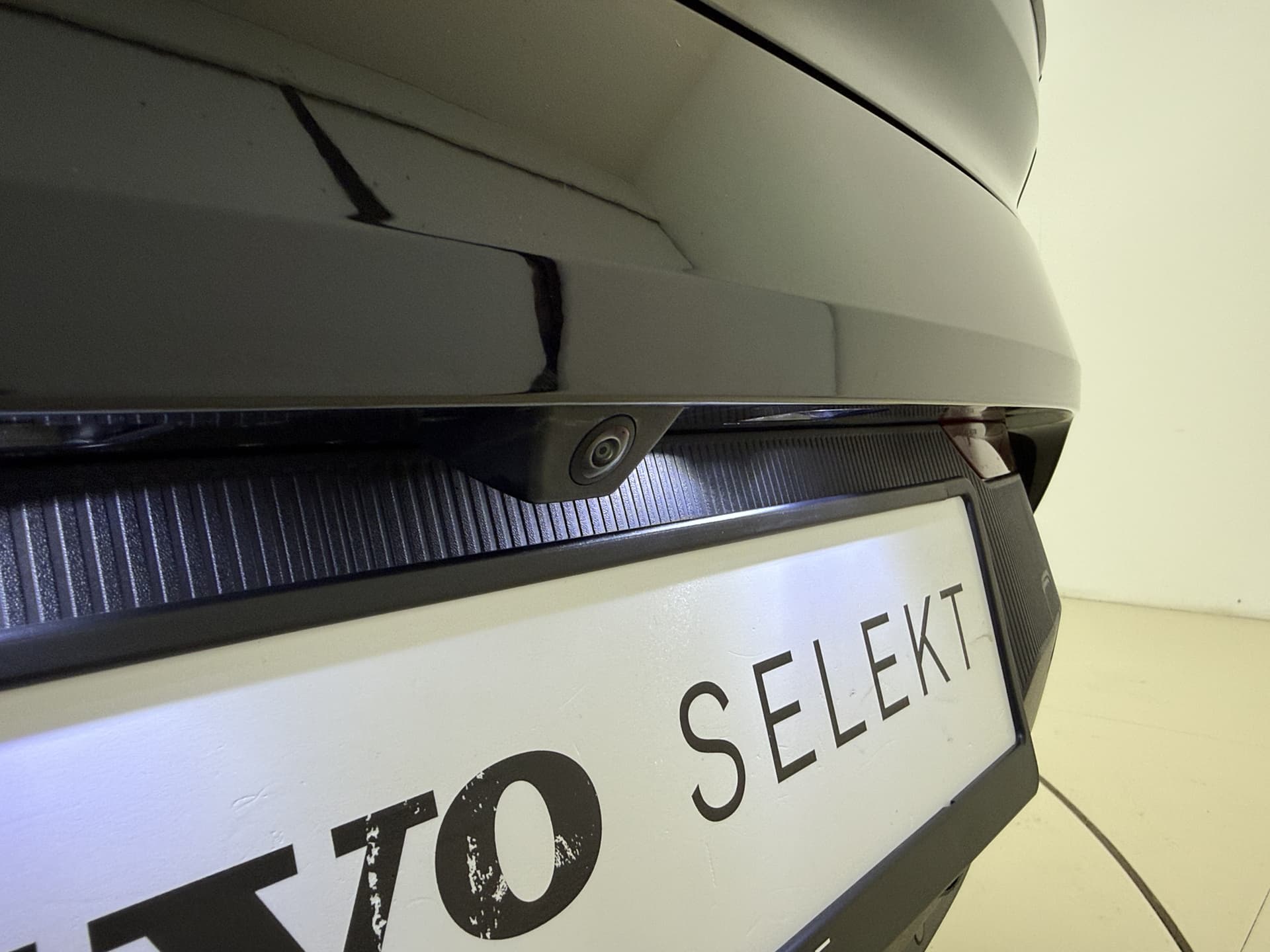 Volvo EX30 Extended Range Ultra / 20'' / Getint Glas / Elektr. Stoelen / 360 Camera / Panoramadak / Adapt. Cruise / BLIS / 22kw Boordlader / thumbnail 29