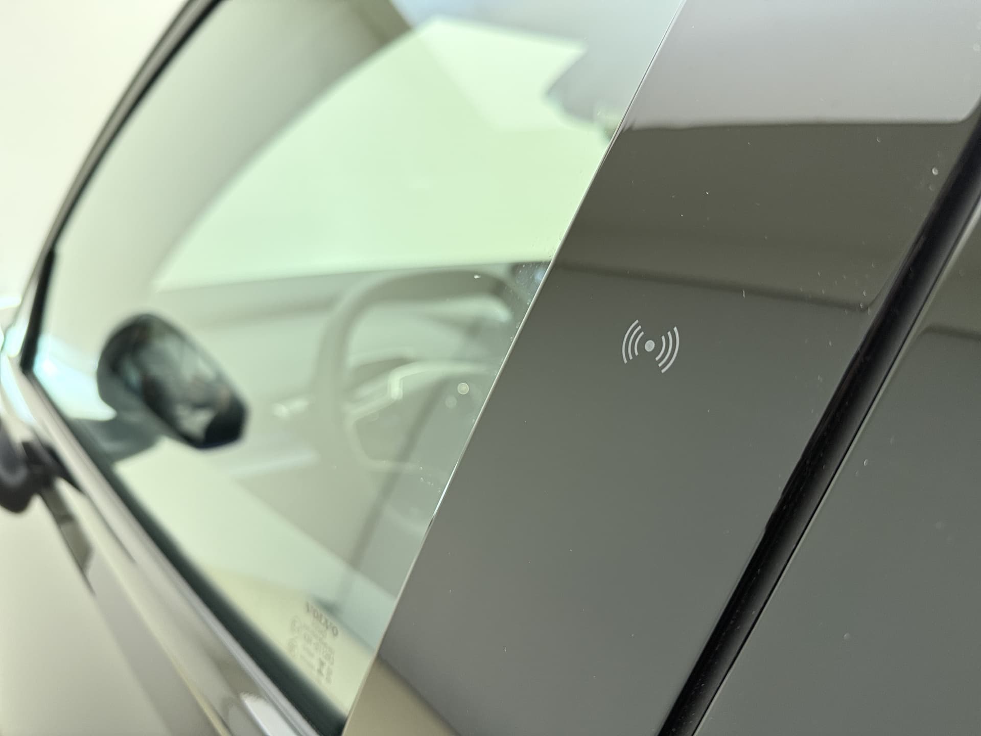 Volvo EX30 Extended Range Ultra / 20'' / Getint Glas / Elektr. Stoelen / 360 Camera / Panoramadak / Adapt. Cruise / BLIS / 22kw Boordlader / thumbnail 34