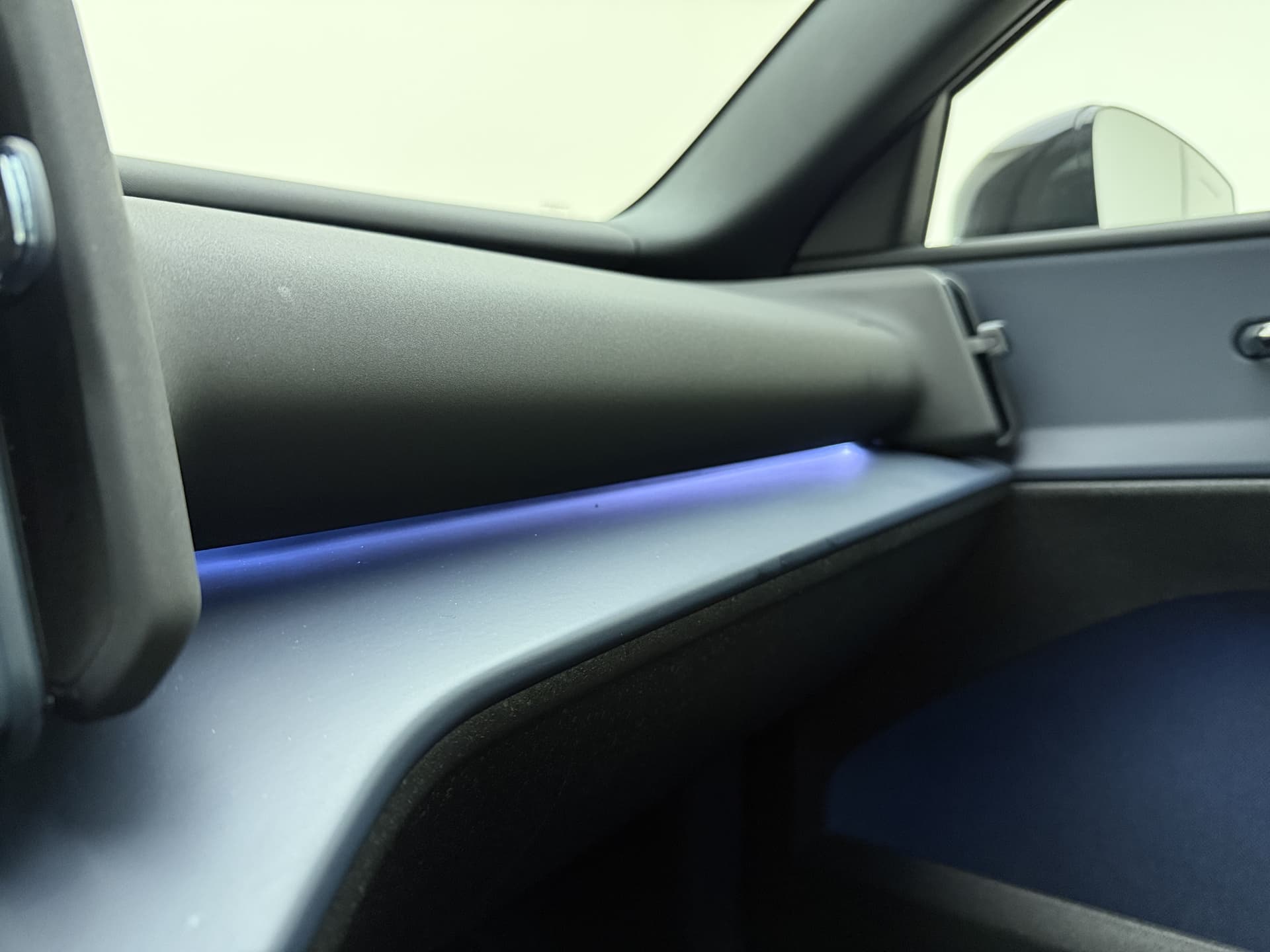 Volvo EX30 Extended Range Ultra / 20'' / Getint Glas / Elektr. Stoelen / 360 Camera / Panoramadak / Adapt. Cruise / BLIS / 22kw Boordlader / thumbnail 39