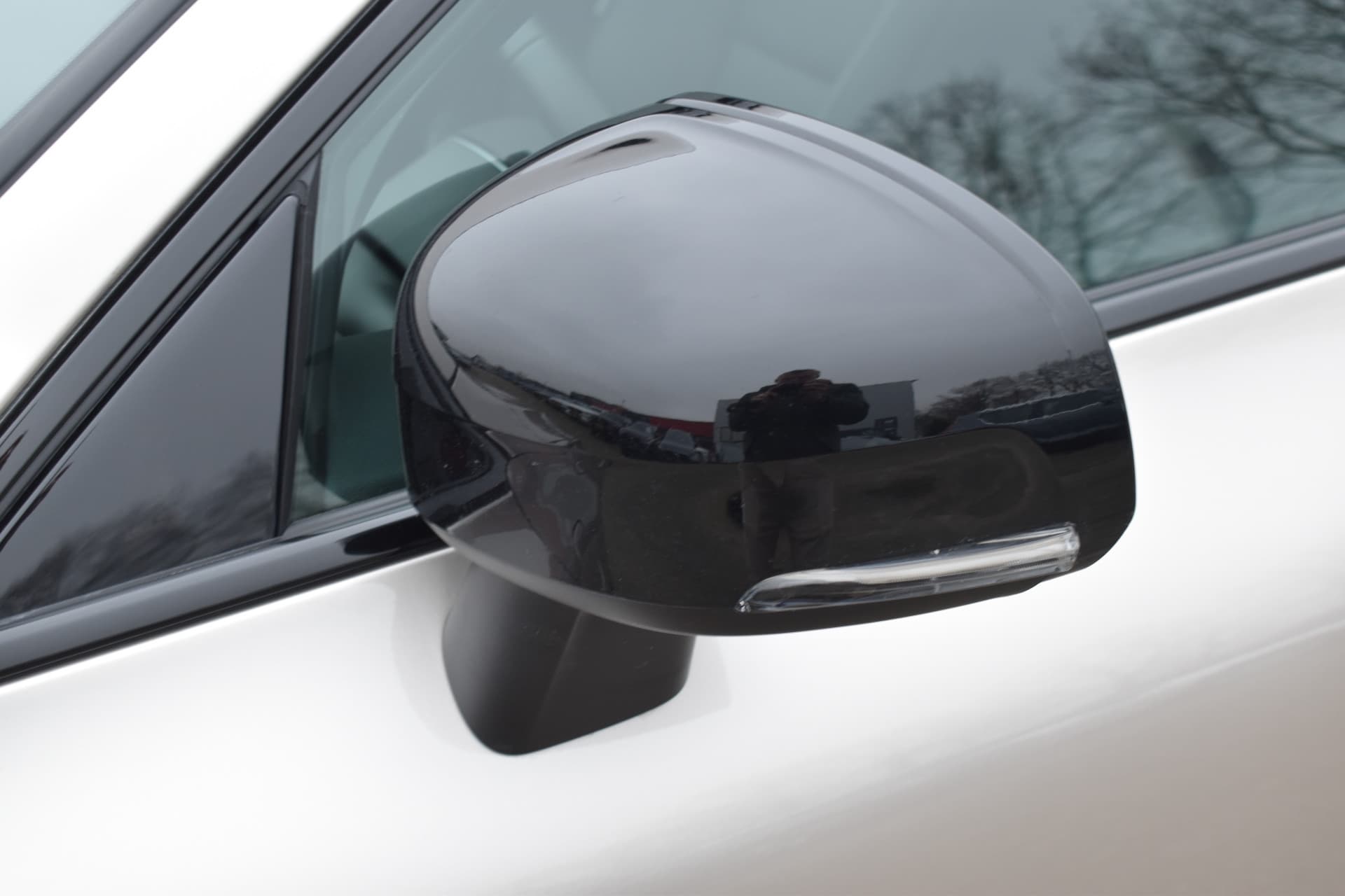 Volvo XC60 T6 350PK Plug-in hybrid AWD Plus Dark thumbnail 8