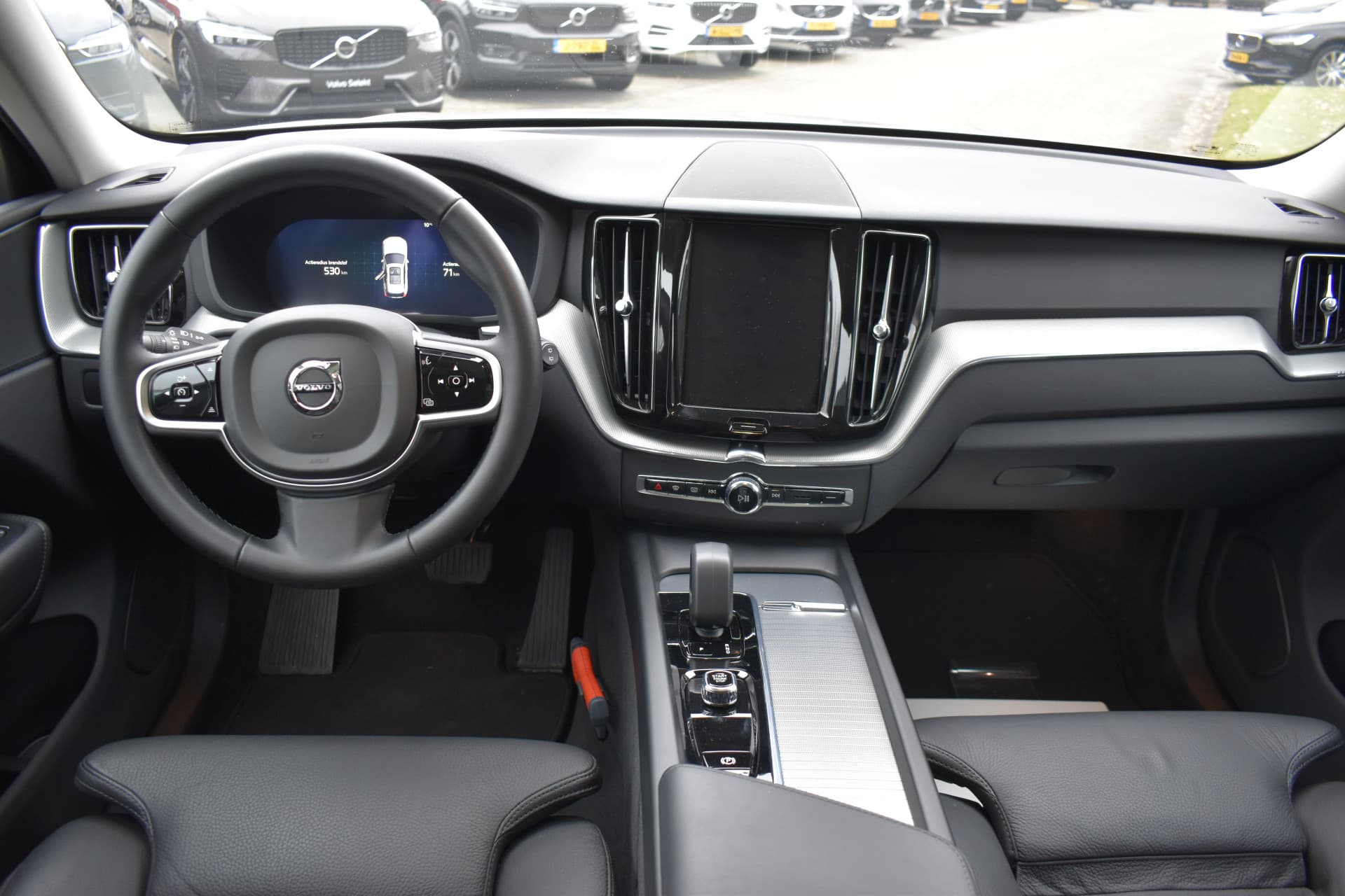 Volvo XC60 T6 350PK Plug-in hybrid AWD Plus Dark thumbnail 25