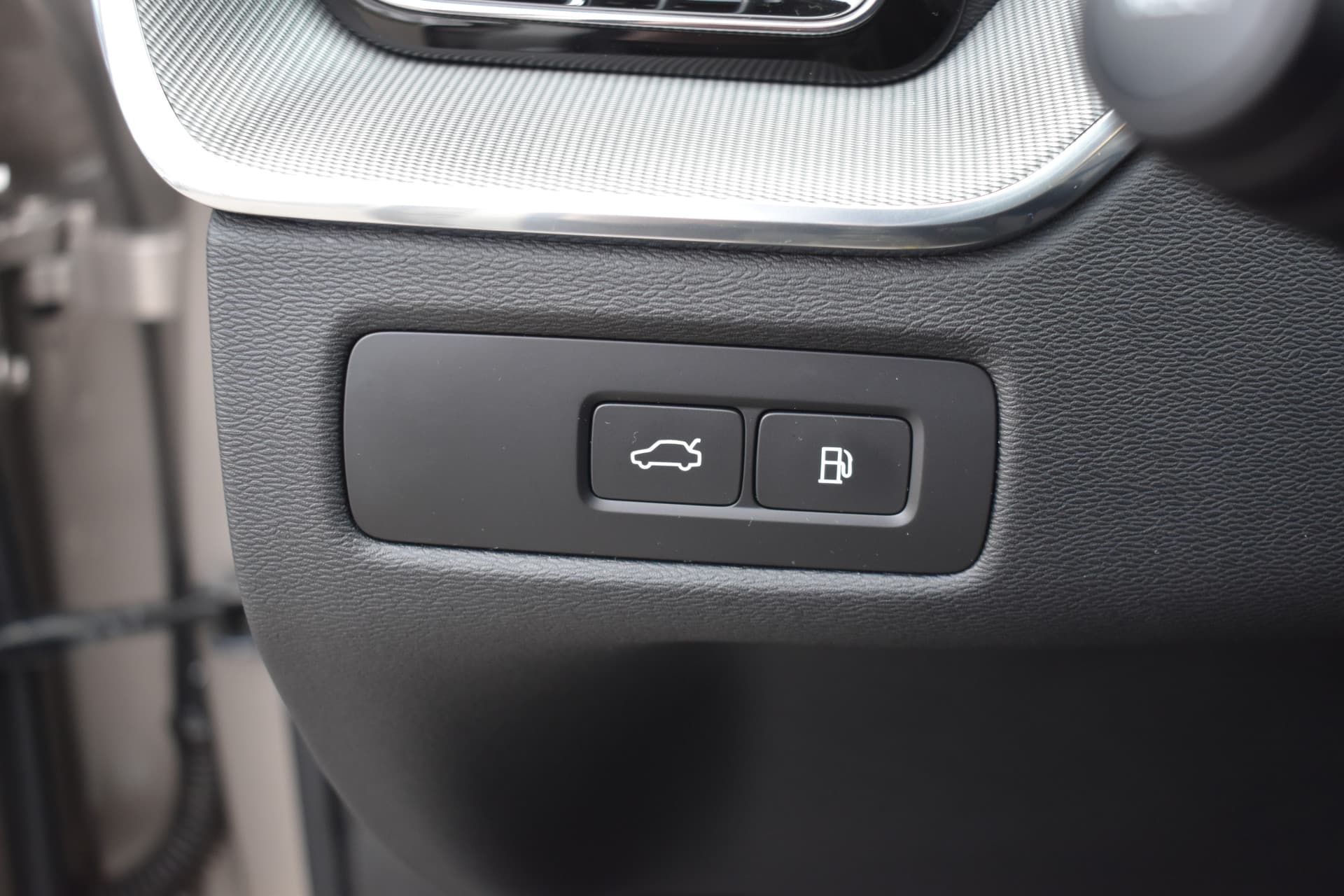 Volvo XC60 T6 350PK Plug-in hybrid AWD Plus Dark thumbnail 32