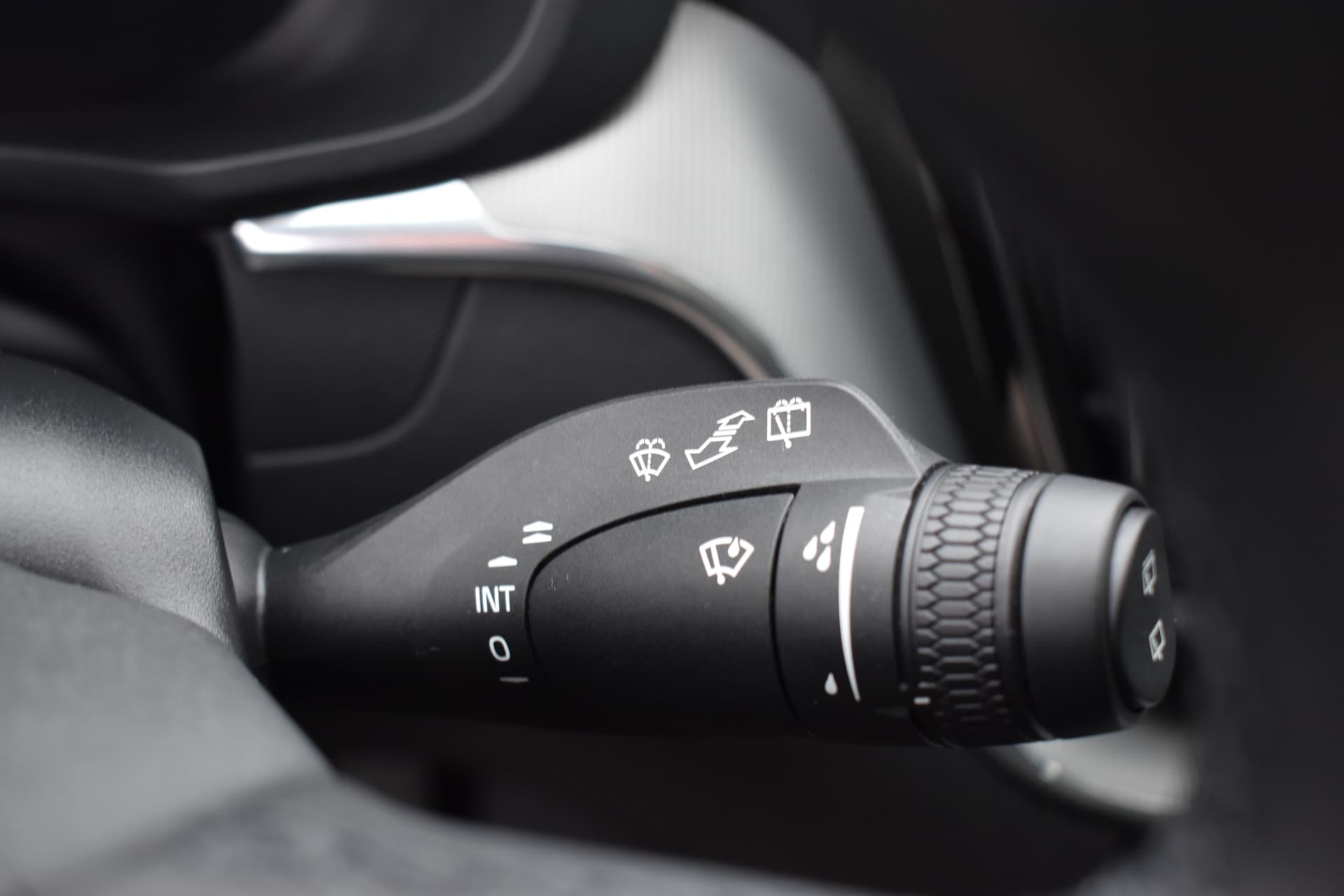 Volvo XC60 T6 350PK Plug-in hybrid AWD Plus Dark thumbnail 36