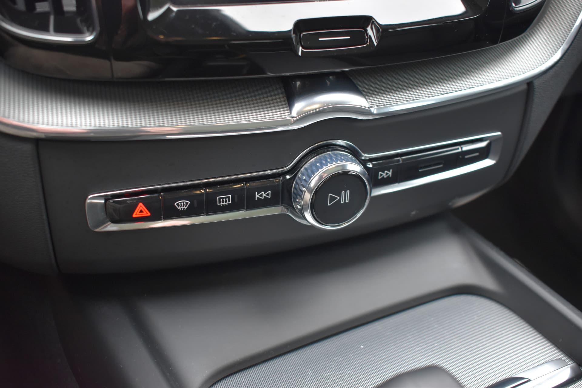 Volvo XC60 T6 350PK Plug-in hybrid AWD Plus Dark thumbnail 44