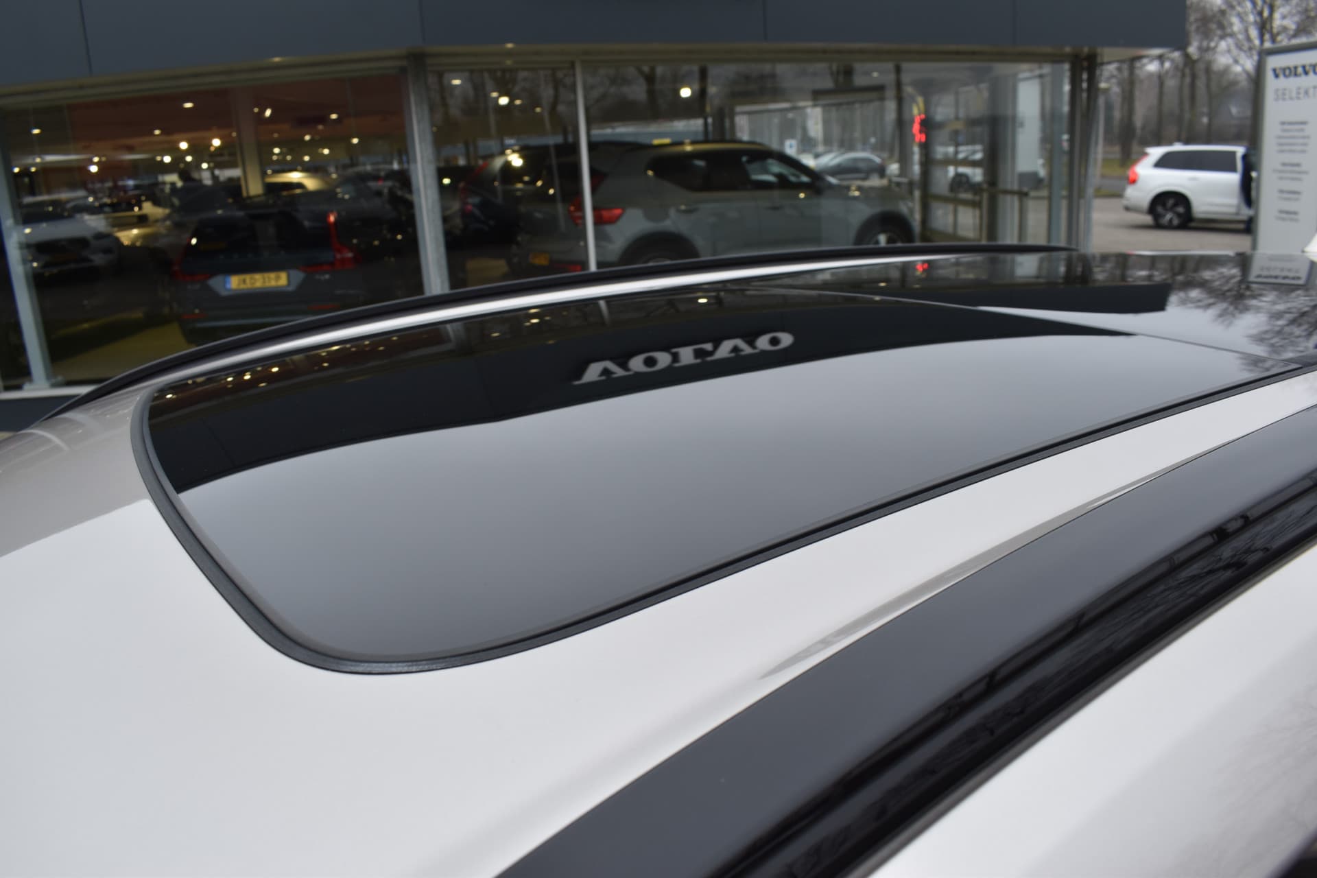 Volvo XC60 T6 350PK Plug-in hybrid AWD Plus Dark thumbnail 11