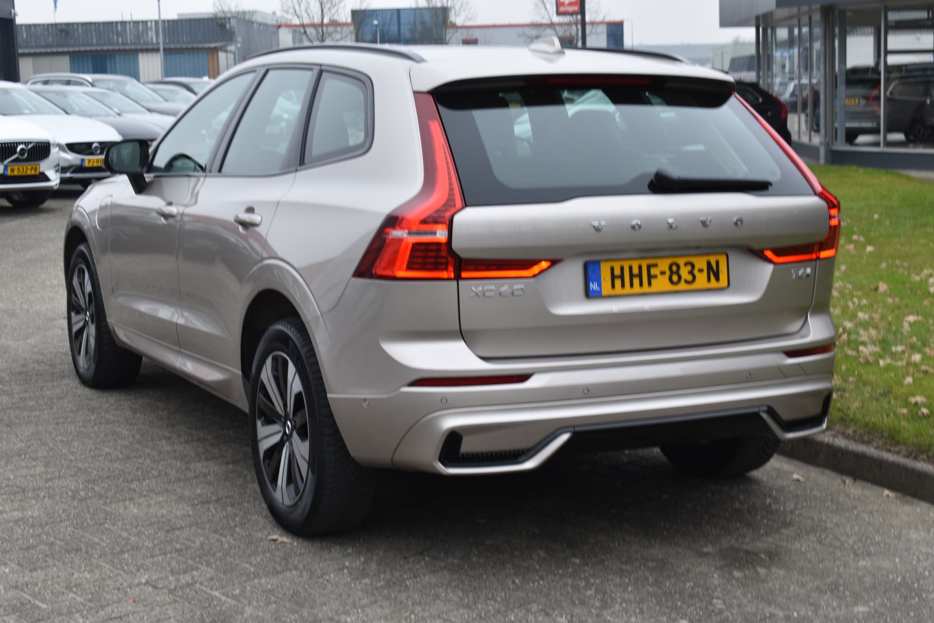 Volvo XC60 T6 350PK Plug-in hybrid AWD Plus Dark thumbnail 14