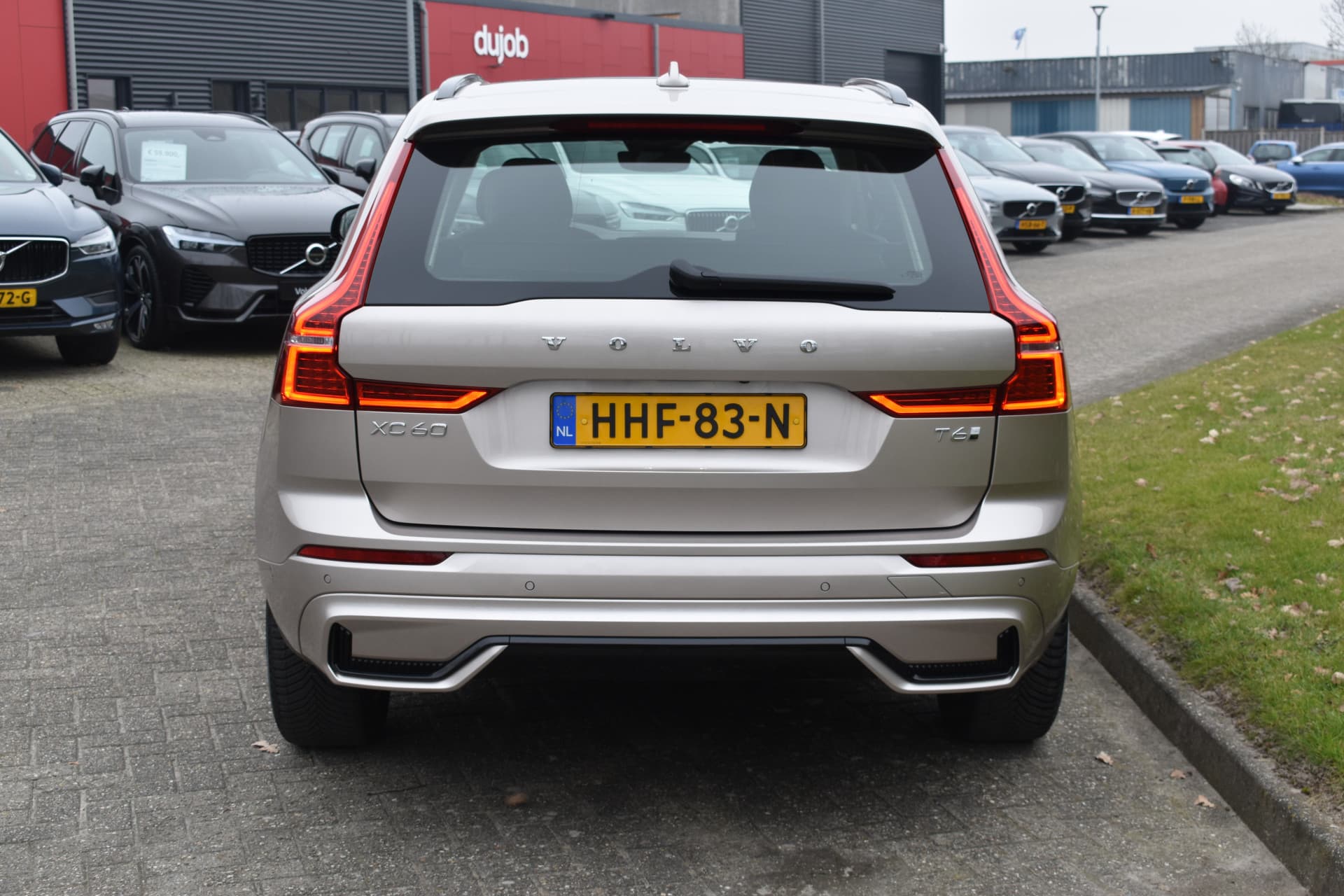 Volvo XC60 T6 350PK Plug-in hybrid AWD Plus Dark thumbnail 15