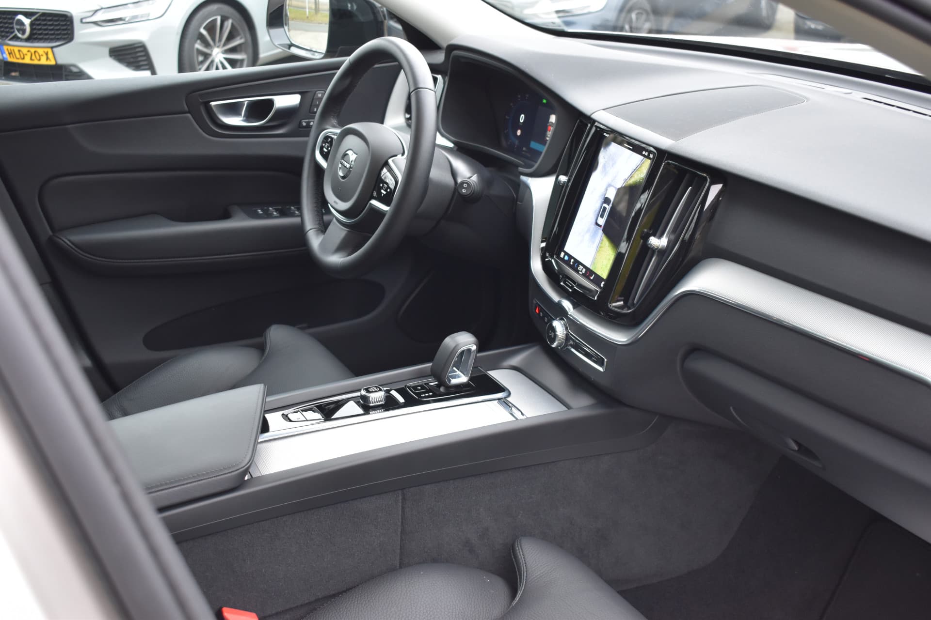 Volvo XC60 T6 350PK Plug-in hybrid AWD Plus Dark thumbnail 21