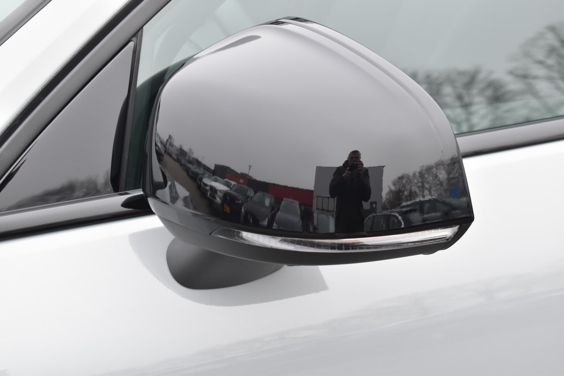 Volvo EX40 Extended Range 252PK Plus 82 kWh thumbnail 7