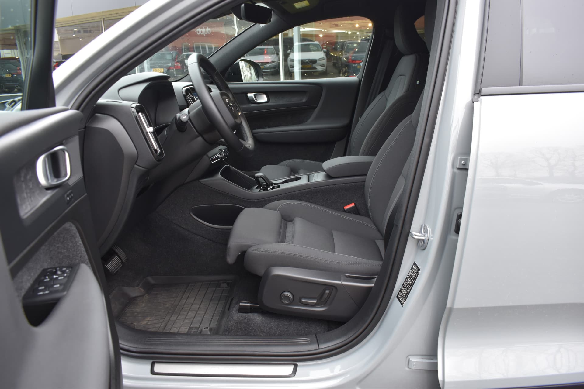 Volvo EX40 Extended Range 252PK Plus 82 kWh thumbnail 26