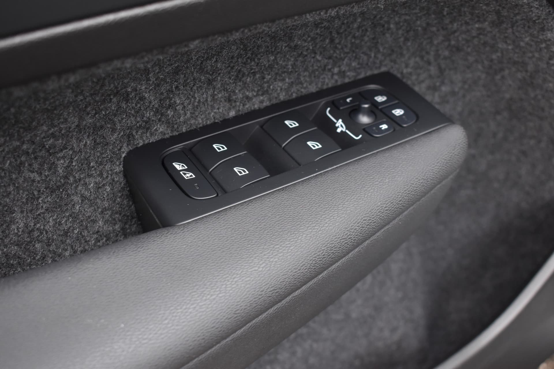 Volvo EX40 Extended Range 252PK Plus 82 kWh thumbnail 28