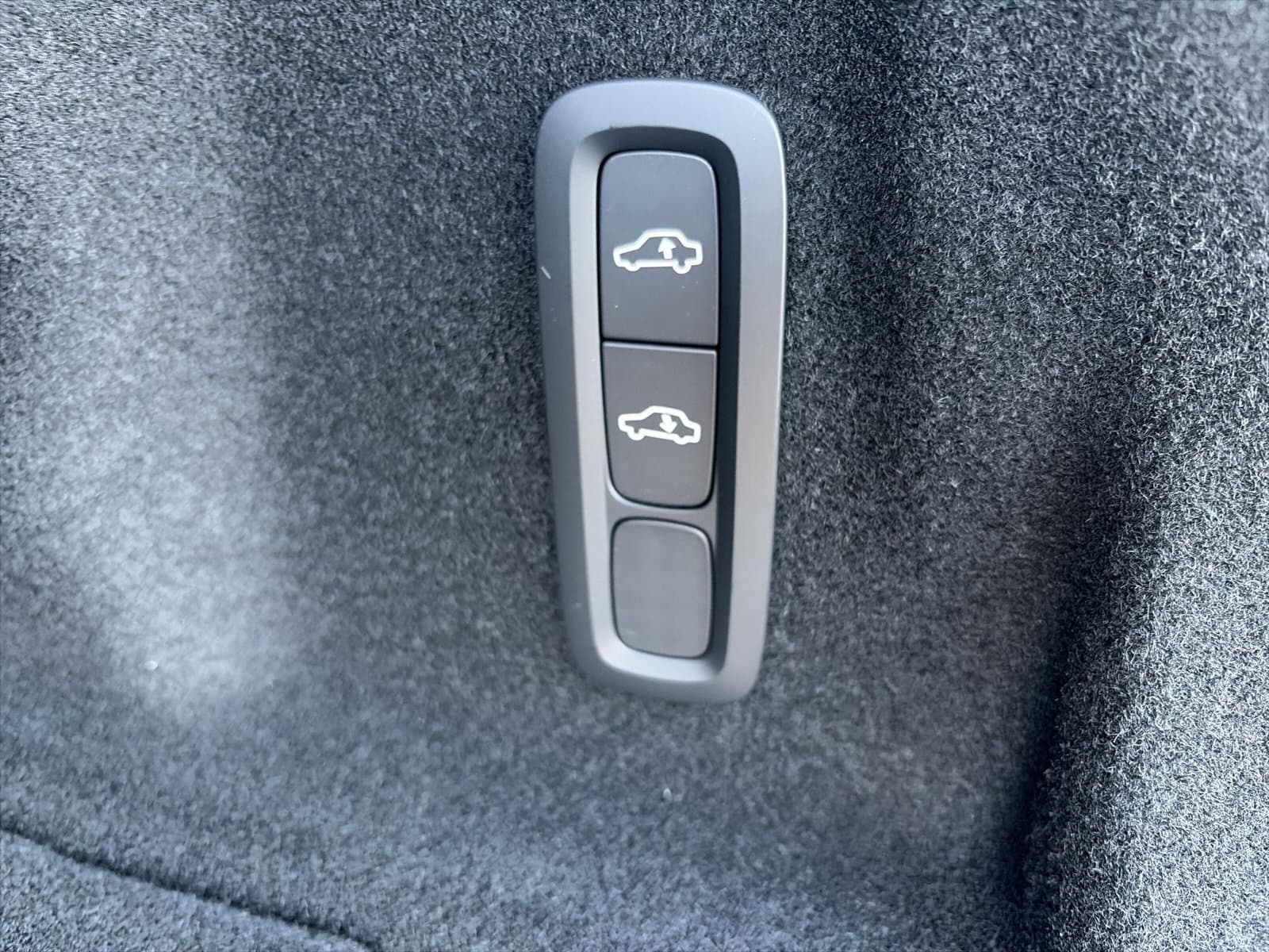 Volvo XC60 2.0 T6 Plug-in hybrid AWD Plus Black Edition / Nieuw uit voorraad / 21" Glossy Black / head-up display / elektrisch glazen panorama-dak / thumbnail 22