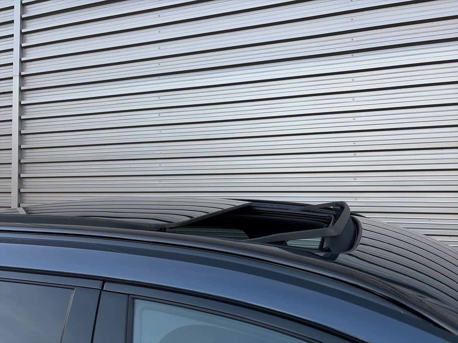 Volvo XC60 2.0 T6 Plug-in hybrid AWD Plus Black Edition / Nieuw uit voorraad / 21" Glossy Black / head-up display / elektrisch glazen panorama-dak / thumbnail 27