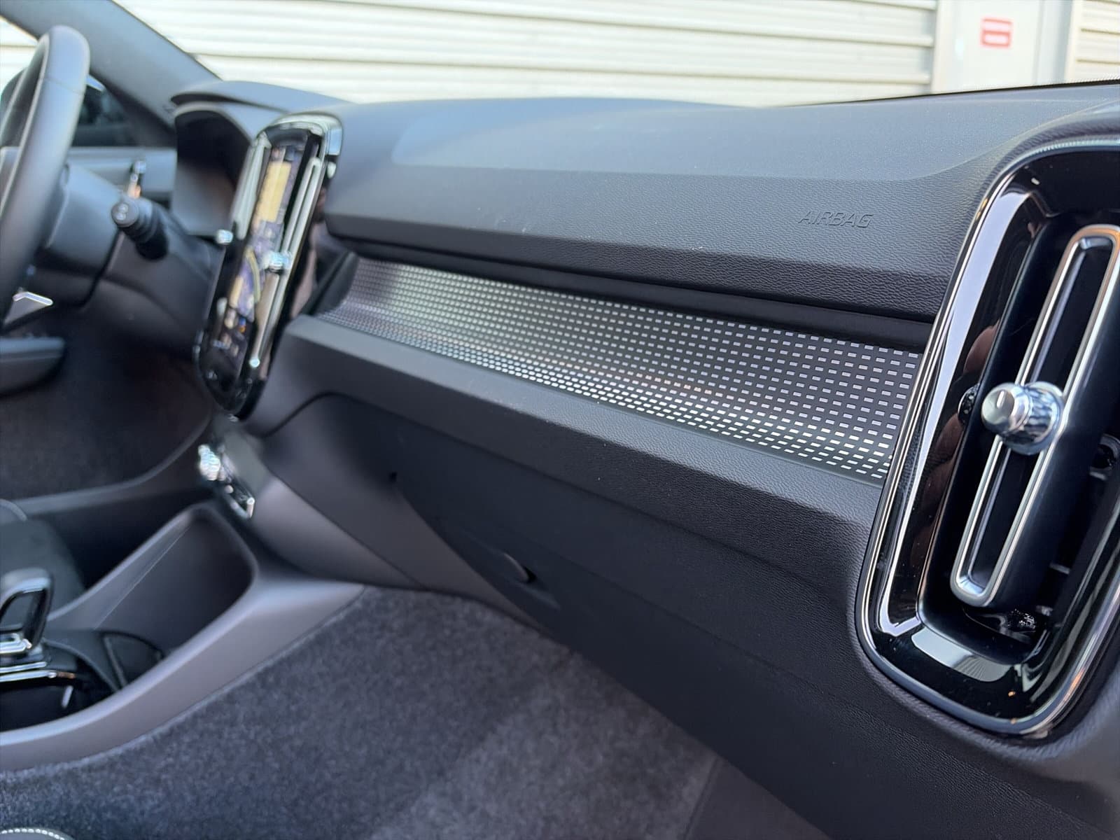 Volvo EX40 Extended Range Ultra Black Ed. / panoramadak / Rondomzichtcamera / Harman/Kardon / Stuur- en stoelverwarming / thumbnail 15