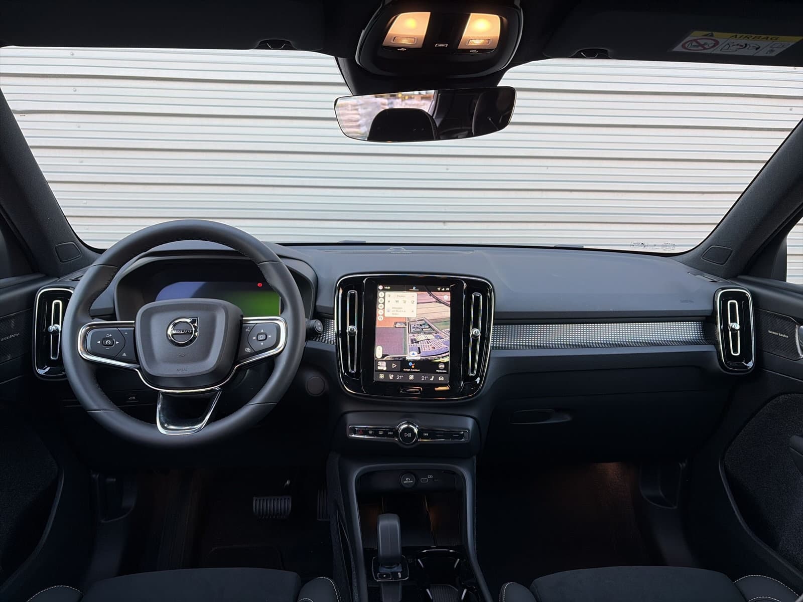 Volvo EX40 Extended Range Ultra Black Ed. / panoramadak / Rondomzichtcamera / Harman/Kardon / Stuur- en stoelverwarming / thumbnail 16