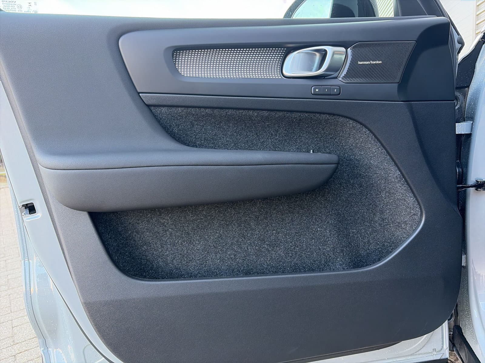 Volvo EX40 Extended Range Ultra Black Ed. / panoramadak / Rondomzichtcamera / Harman/Kardon / Stuur- en stoelverwarming / thumbnail 18