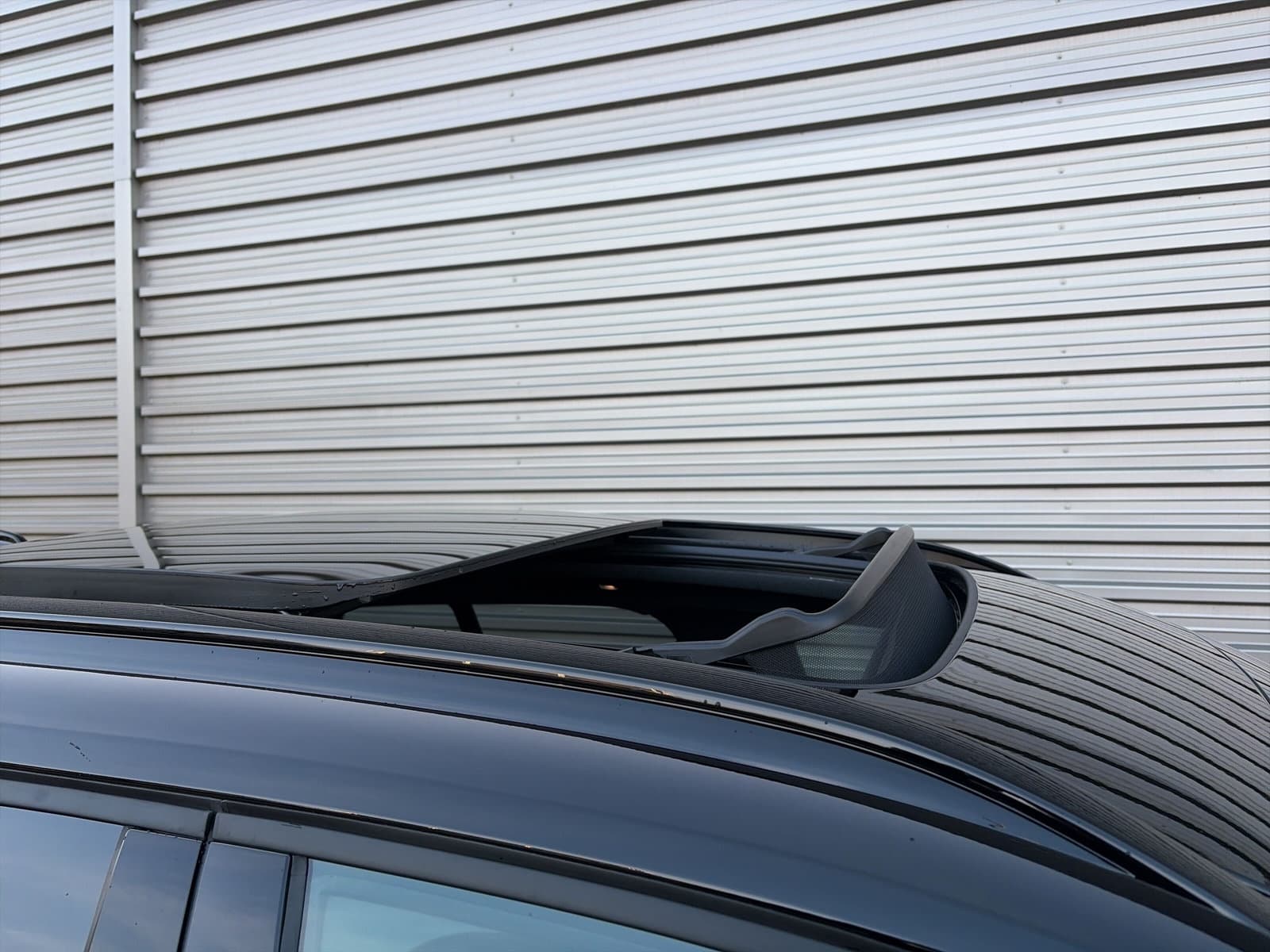 Volvo EX40 Extended Range Ultra Black Ed. / panoramadak / Rondomzichtcamera / Harman/Kardon / Stuur- en stoelverwarming / thumbnail 30