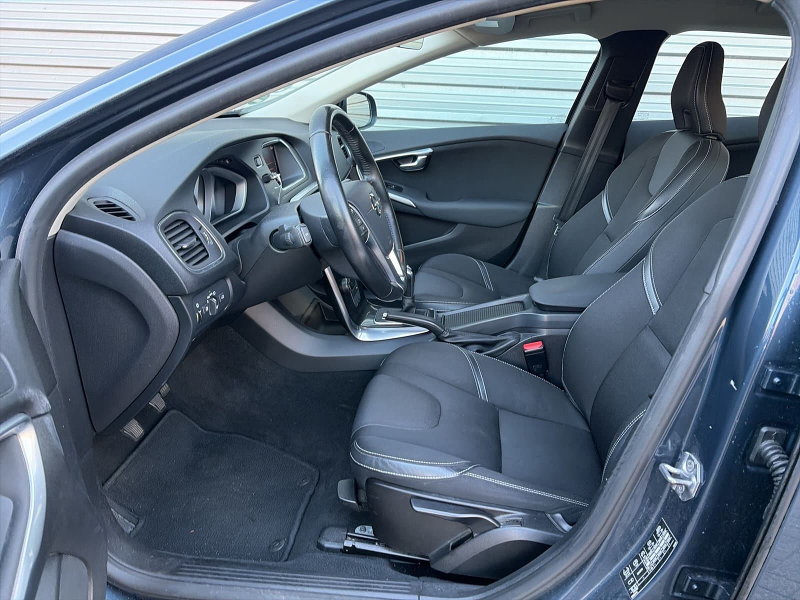 Volvo V40 2.0 D2 Nordic+ / LED koplampen / Trekhaak / Achteruitrijcamera / Stoelverwarming / thumbnail 8