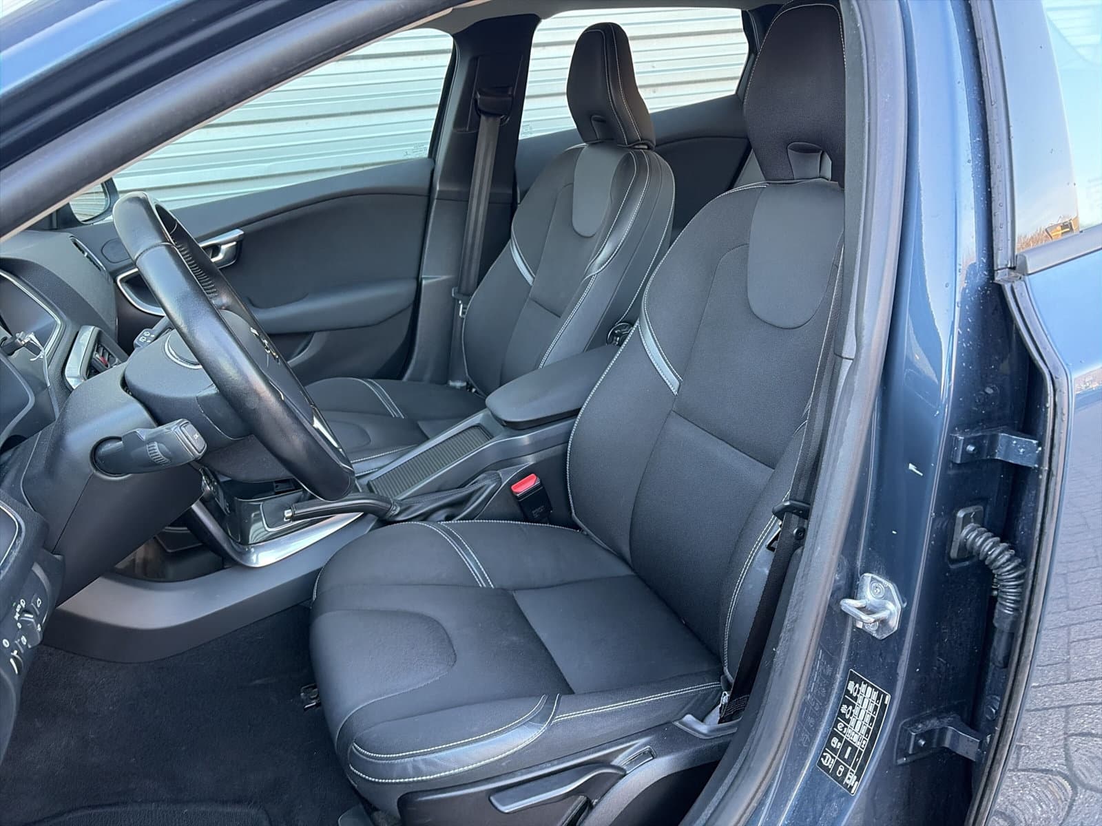 Volvo V40 2.0 D2 Nordic+ / LED koplampen / Trekhaak / Achteruitrijcamera / Stoelverwarming / thumbnail 9