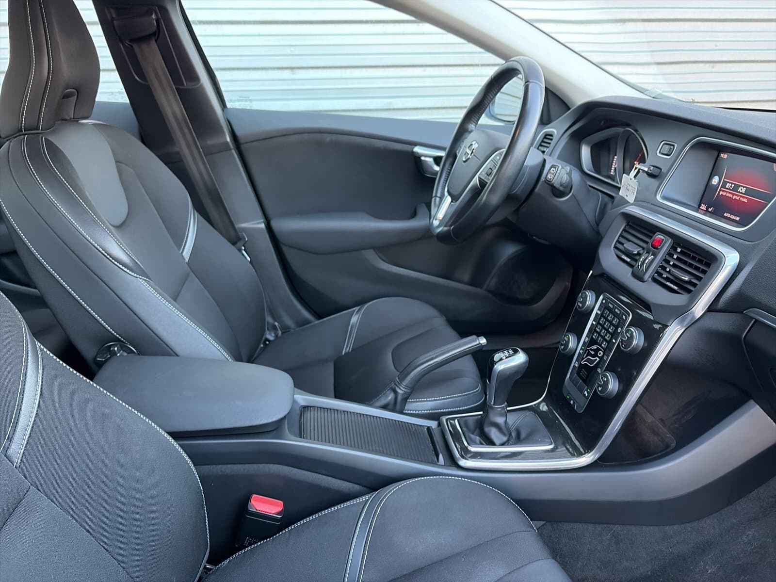 Volvo V40 2.0 D2 Nordic+ / LED koplampen / Trekhaak / Achteruitrijcamera / Stoelverwarming / thumbnail 17