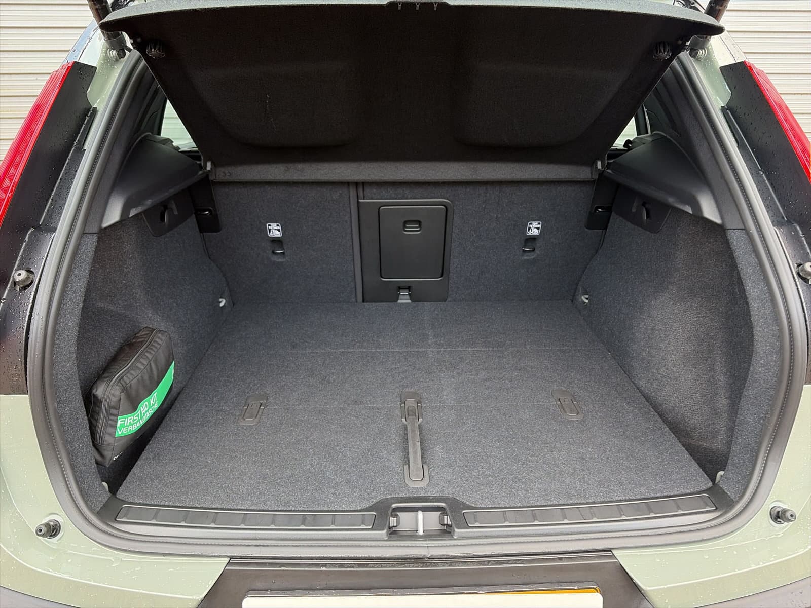 Volvo XC40 Single Motor Plus 69 kWh / Stoel- en stuurverwarming / Achteruitrijcamera / Elektrische achterklep / thumbnail 7