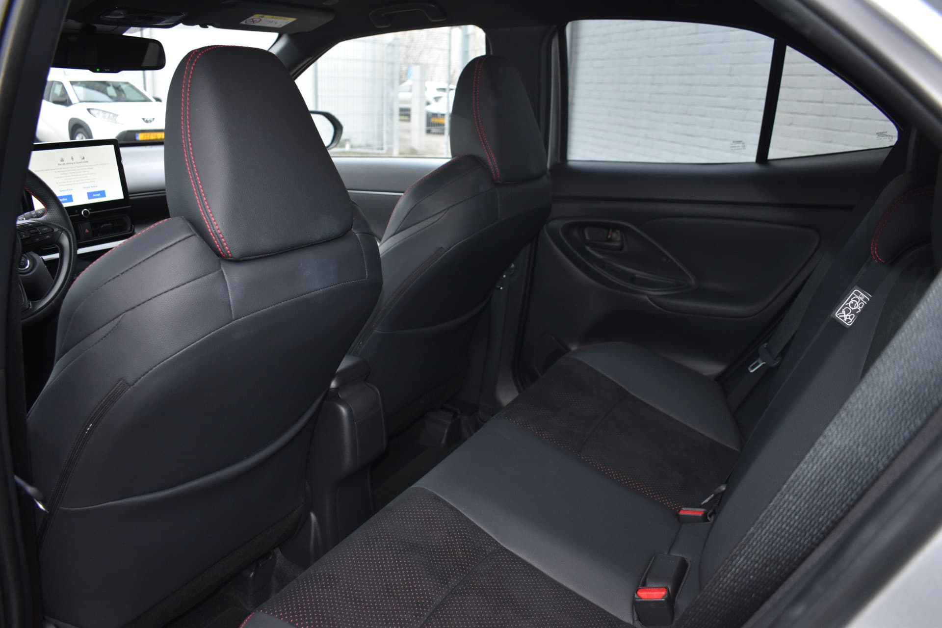 Toyota Yaris Cross 1.5 Hybrid 130 GR Sport Limited Automaat 130pk thumbnail 14