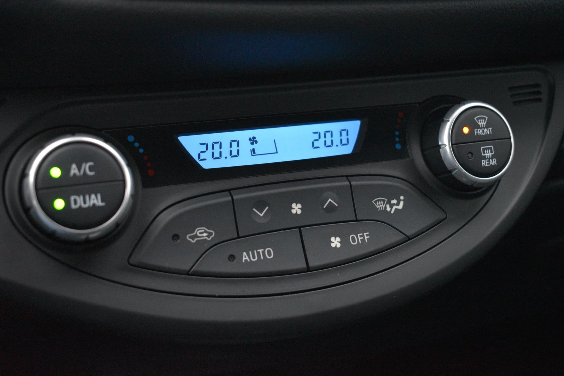 Toyota Yaris 1.5 Hybrid Bi-Tone Automaat 100pk thumbnail 18