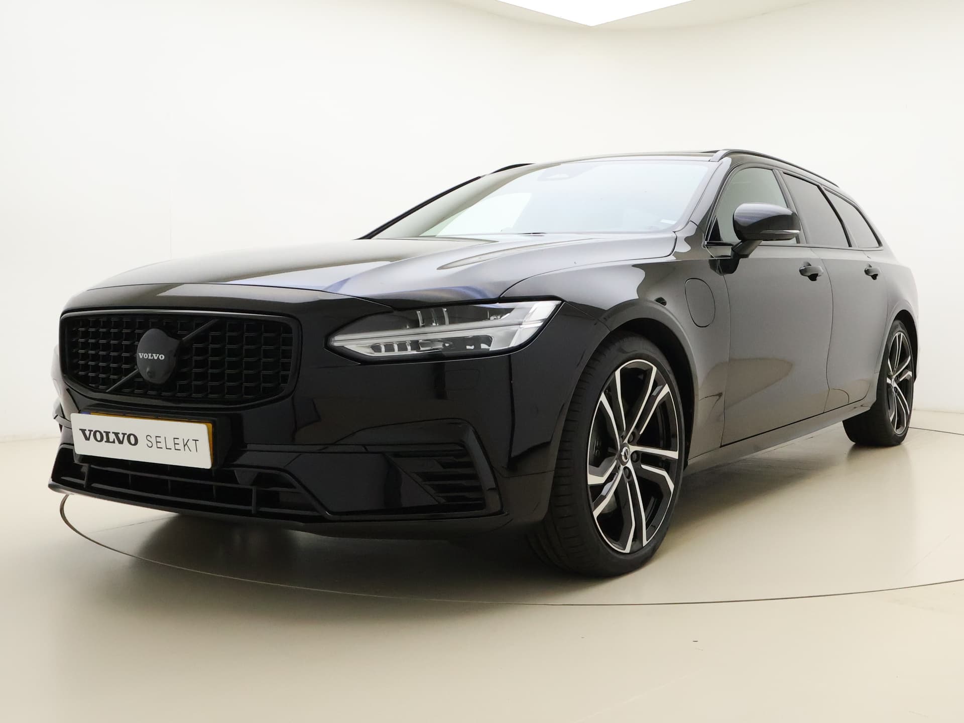 Volvo V90 T8 455pk AWD R-Design / Luchtvering / Bowers&Wilkins Audio / Gelaagd glas / 360 Camera / 20'' / Head-Up / Trekhaak / Black Pack / Full-LED / Lederen Dashboard / thumbnail 25