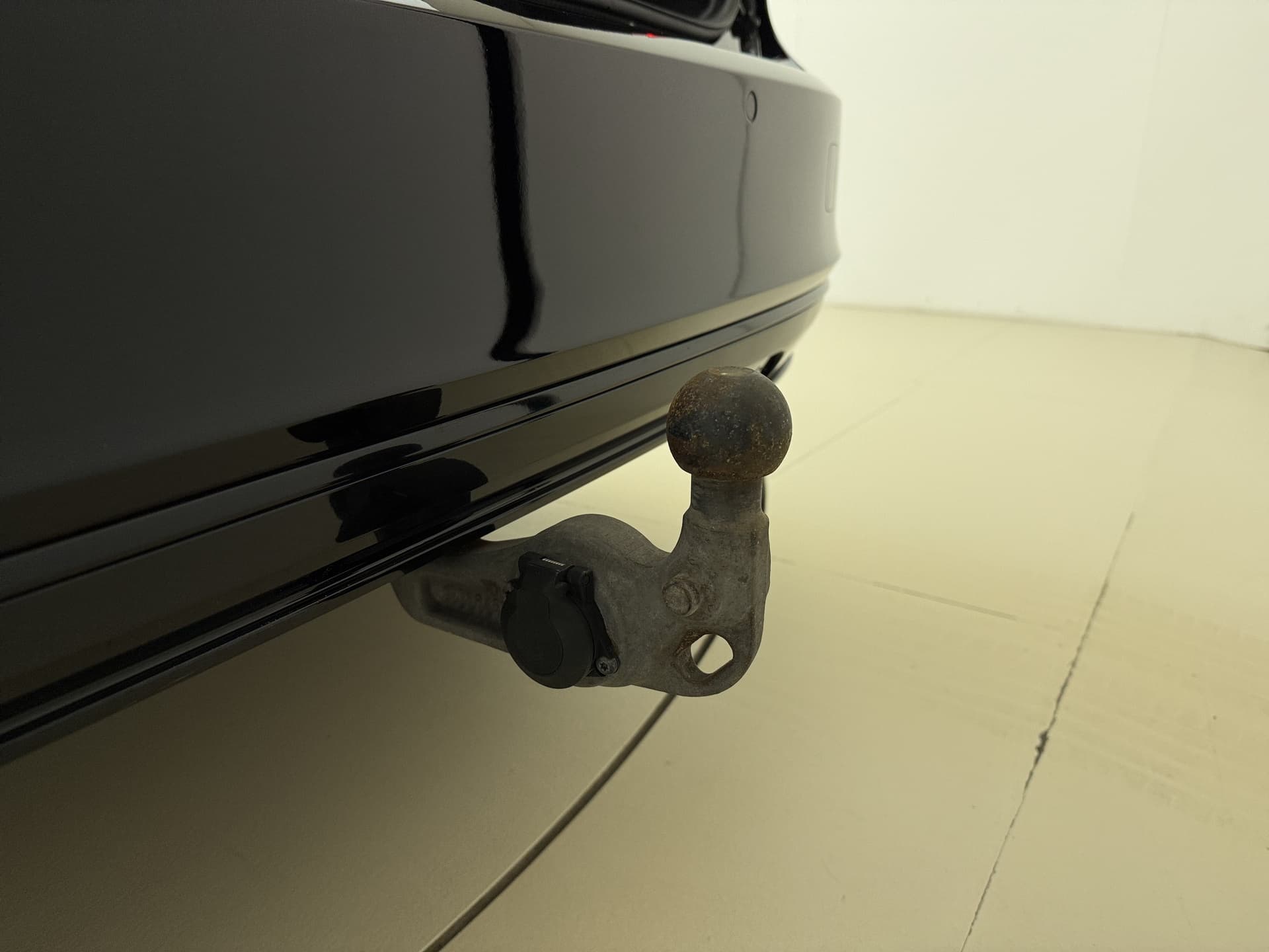 Volvo V90 T8 455pk AWD R-Design / Luchtvering / Bowers&Wilkins Audio / Gelaagd glas / 360 Camera / 20'' / Head-Up / Trekhaak / Black Pack / Full-LED / Lederen Dashboard / thumbnail 28