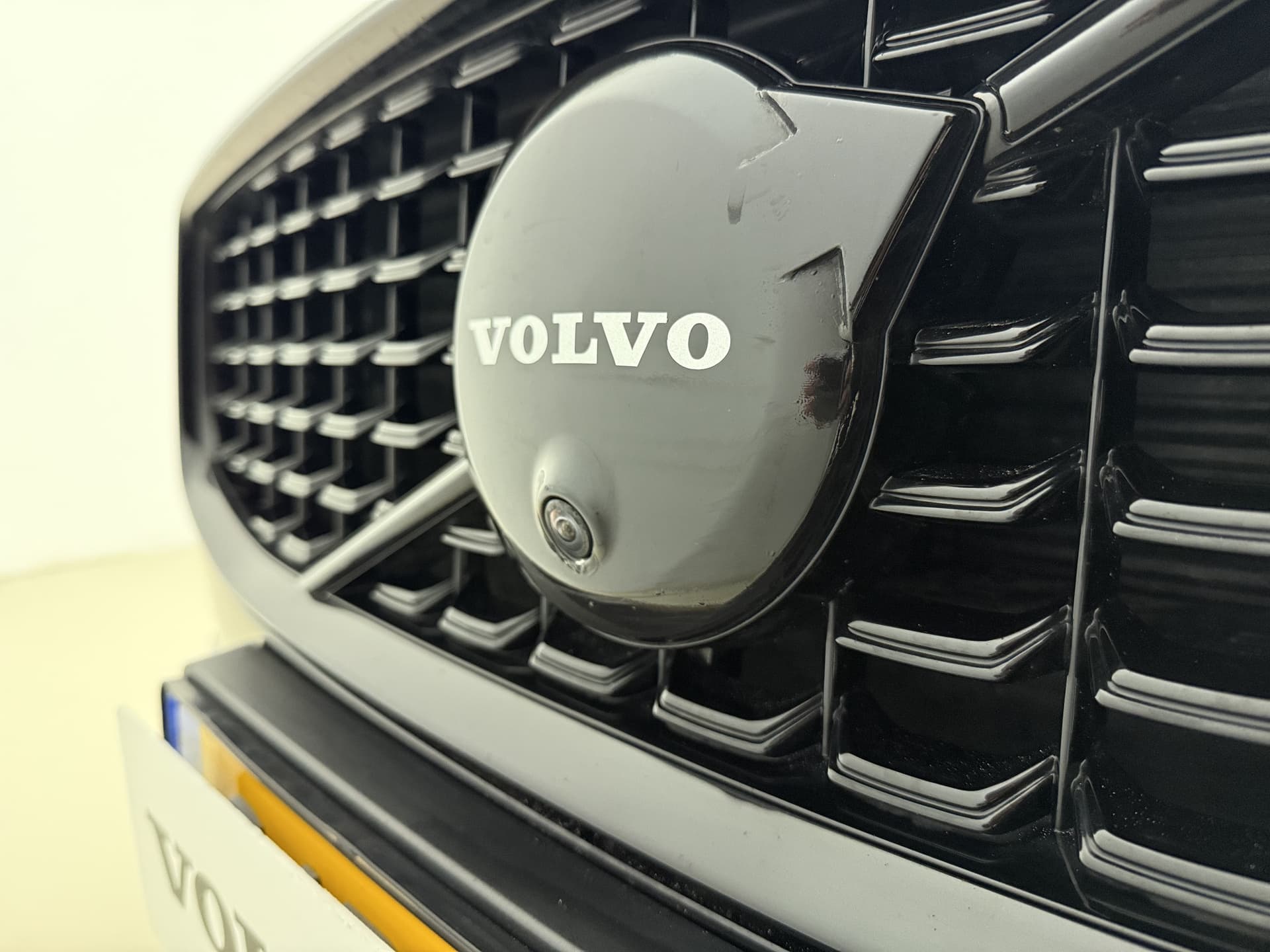 Volvo V90 T8 455pk AWD R-Design / Luchtvering / Bowers&Wilkins Audio / Gelaagd glas / 360 Camera / 20'' / Head-Up / Trekhaak / Black Pack / Full-LED / Lederen Dashboard / thumbnail 39