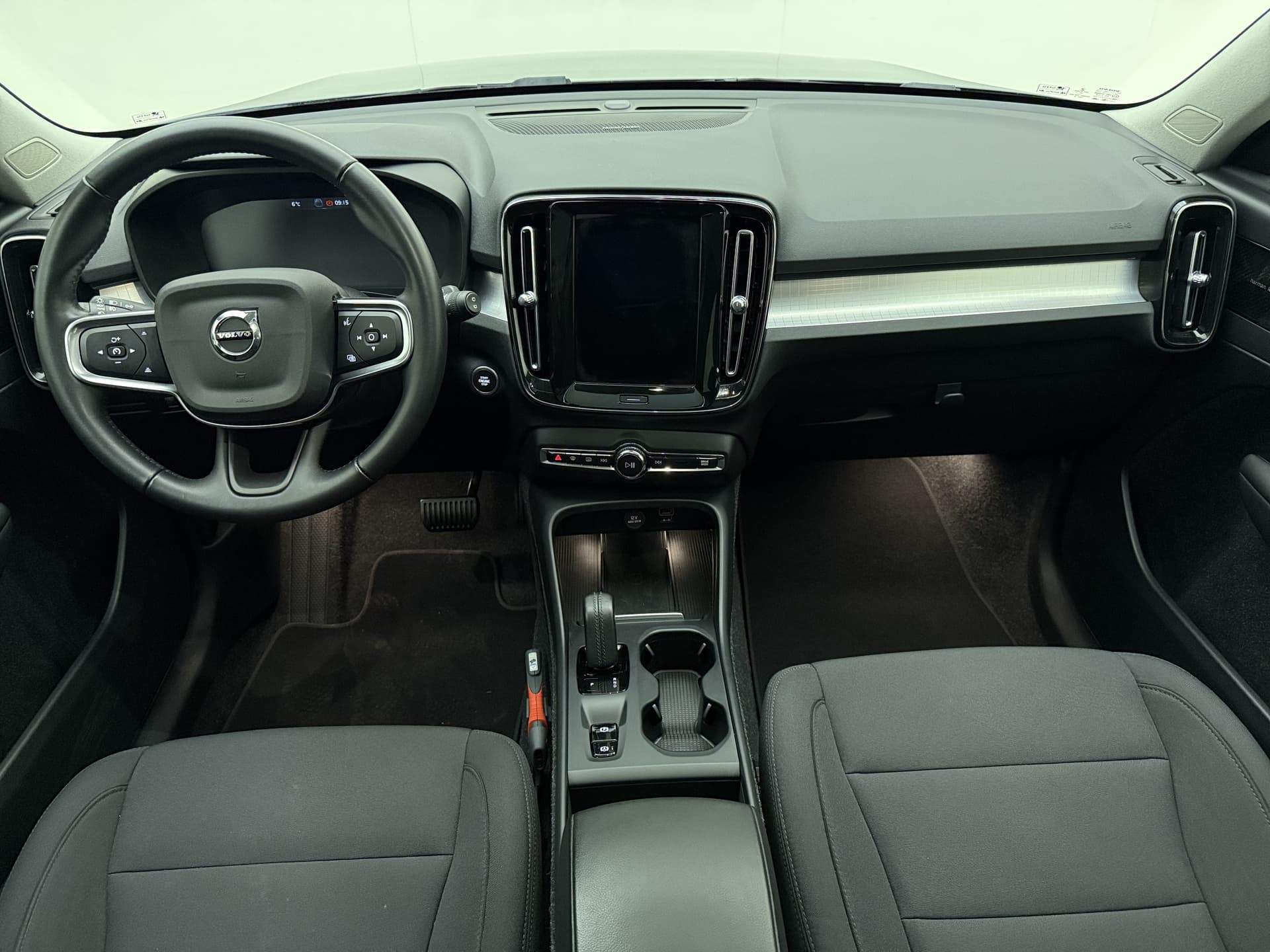 Volvo XC40 T5 262pk Business Pro / Panorama dak / Harman en Kardon audio / Stoel/- en stuurverwarming / Trekhaak / thumbnail 2