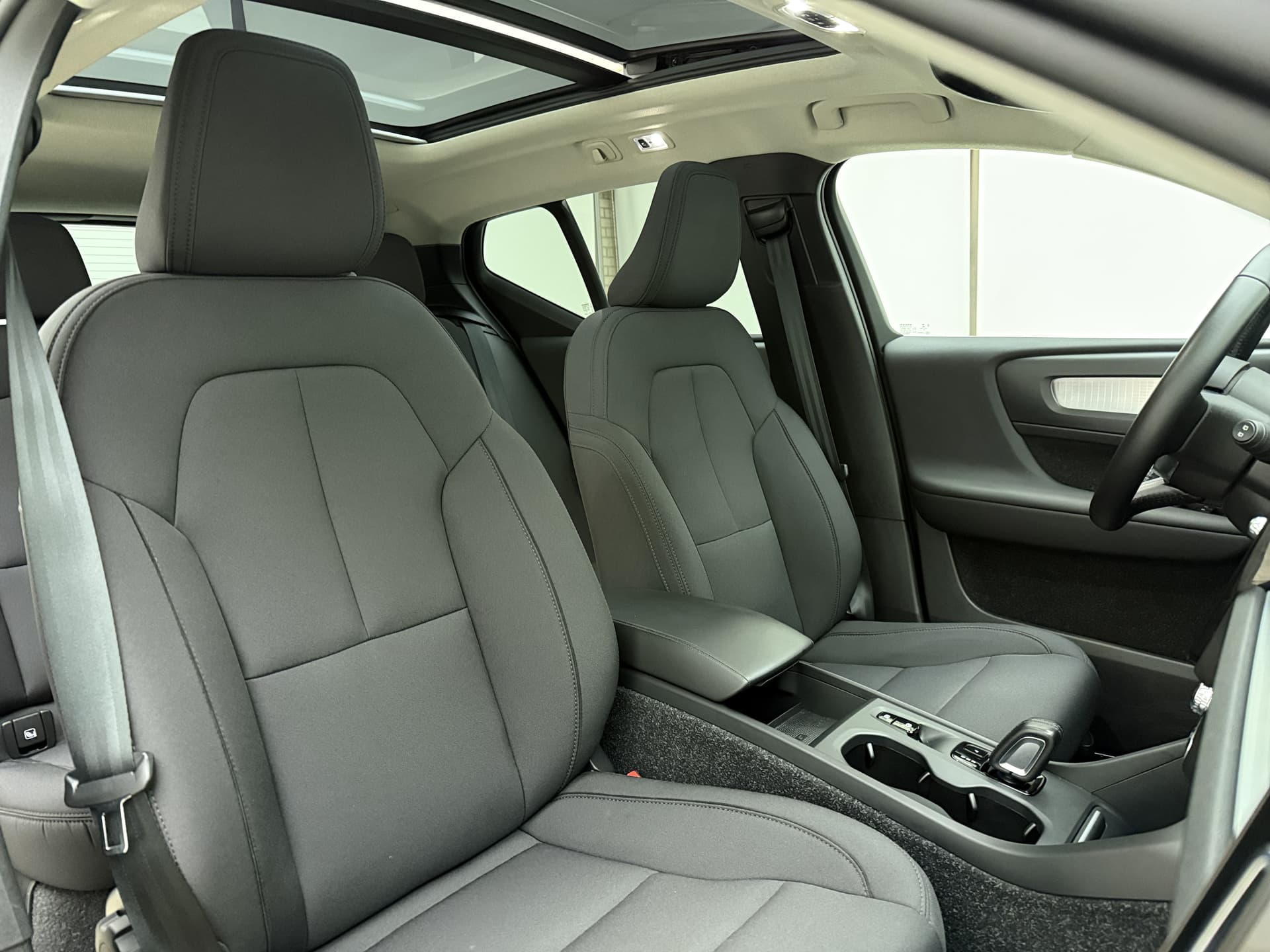 Volvo XC40 T5 262pk Business Pro / Panorama dak / Harman en Kardon audio / Stoel/- en stuurverwarming / Trekhaak / thumbnail 6