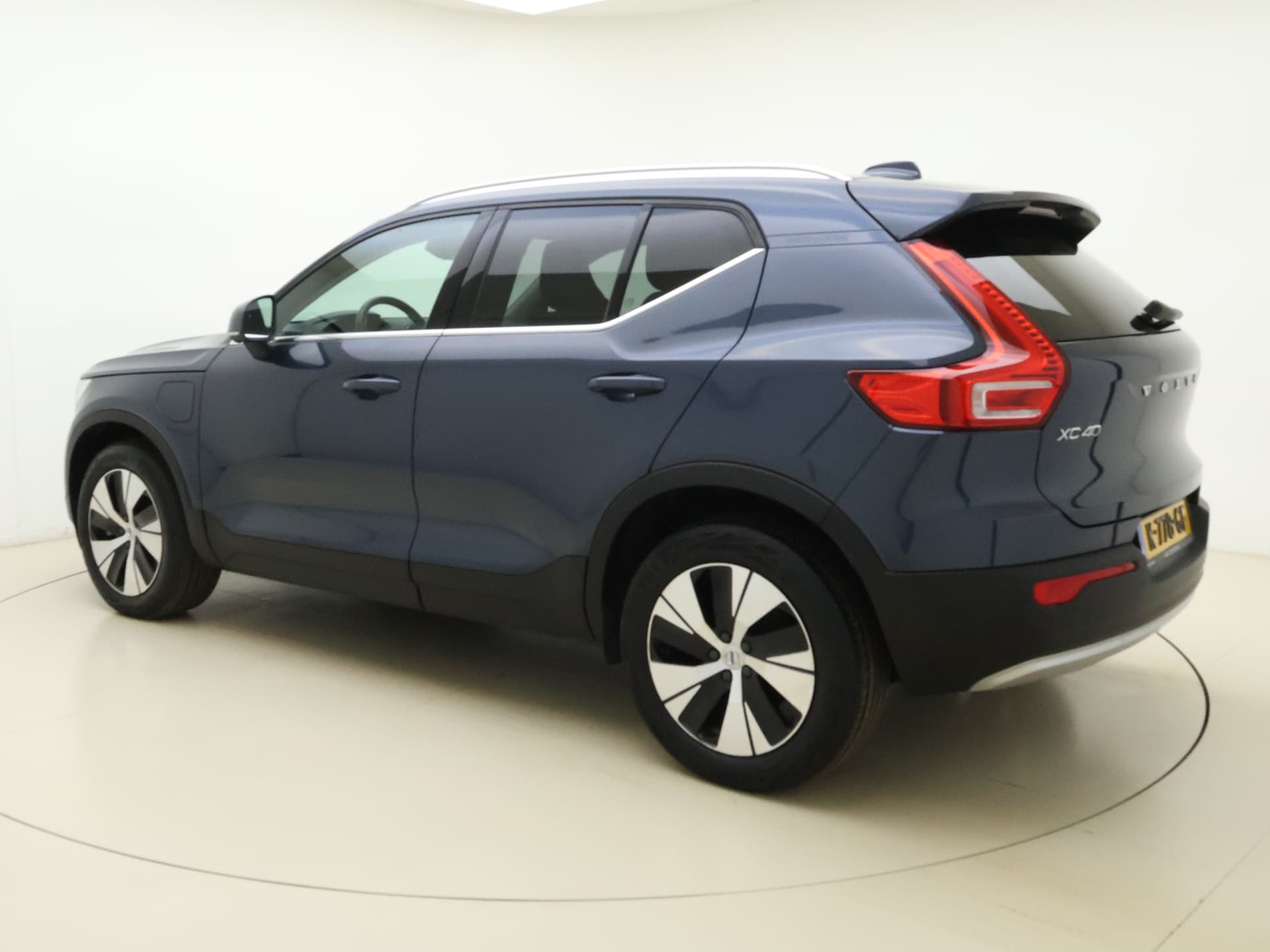 Volvo XC40 T5 262pk Business Pro / Panorama dak / Harman en Kardon audio / Stoel/- en stuurverwarming / Trekhaak / thumbnail 9