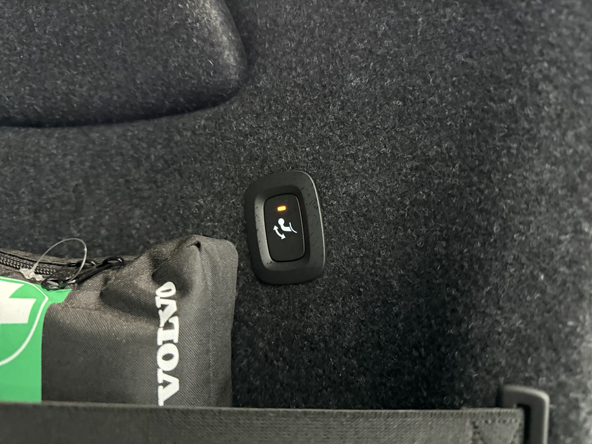 Volvo XC40 T5 262pk Business Pro / Panorama dak / Harman en Kardon audio / Stoel/- en stuurverwarming / Trekhaak / thumbnail 10