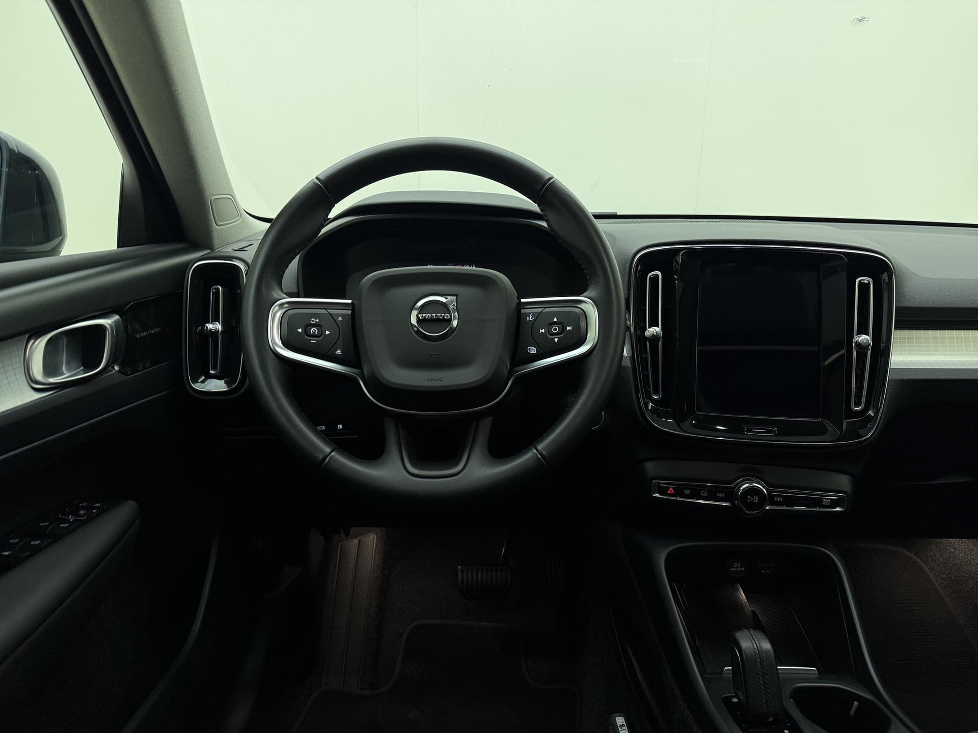 Volvo XC40 T5 262pk Business Pro / Panorama dak / Harman en Kardon audio / Stoel/- en stuurverwarming / Trekhaak / thumbnail 17