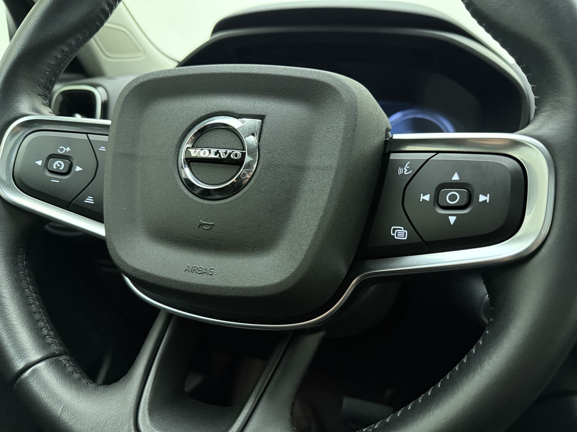 Volvo XC40 T5 262pk Business Pro / Panorama dak / Harman en Kardon audio / Stoel/- en stuurverwarming / Trekhaak / thumbnail 22