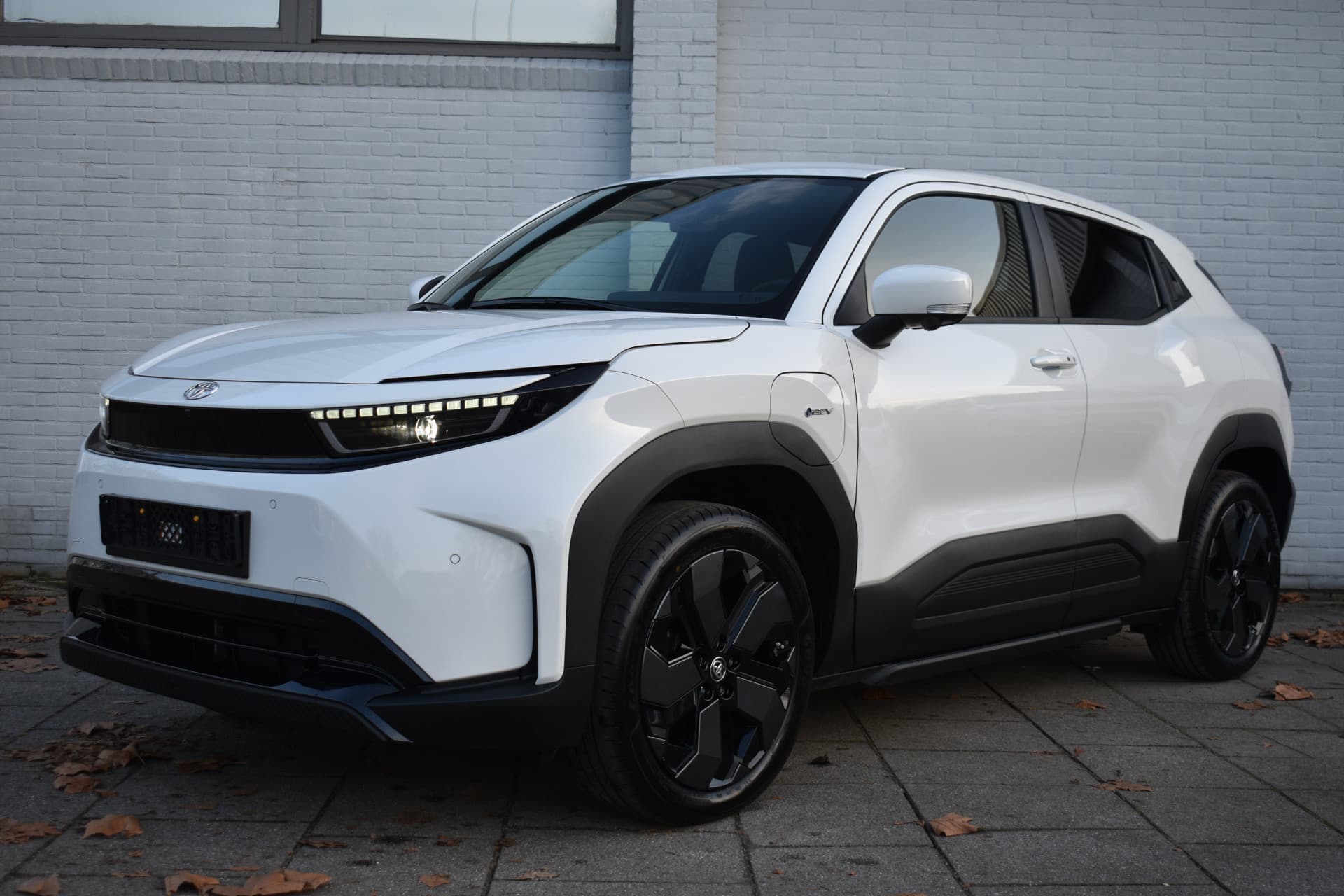 Toyota Urban Cruiser Executive 61 kWh Automaat 174pk