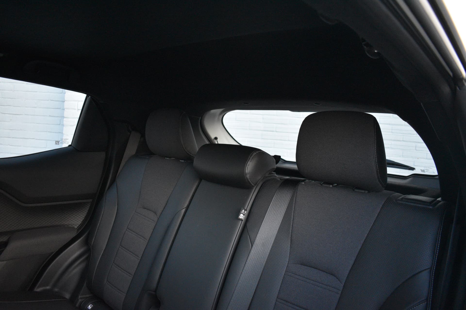 Toyota Urban Cruiser Executive 61 kWh Automaat 174pk thumbnail 15