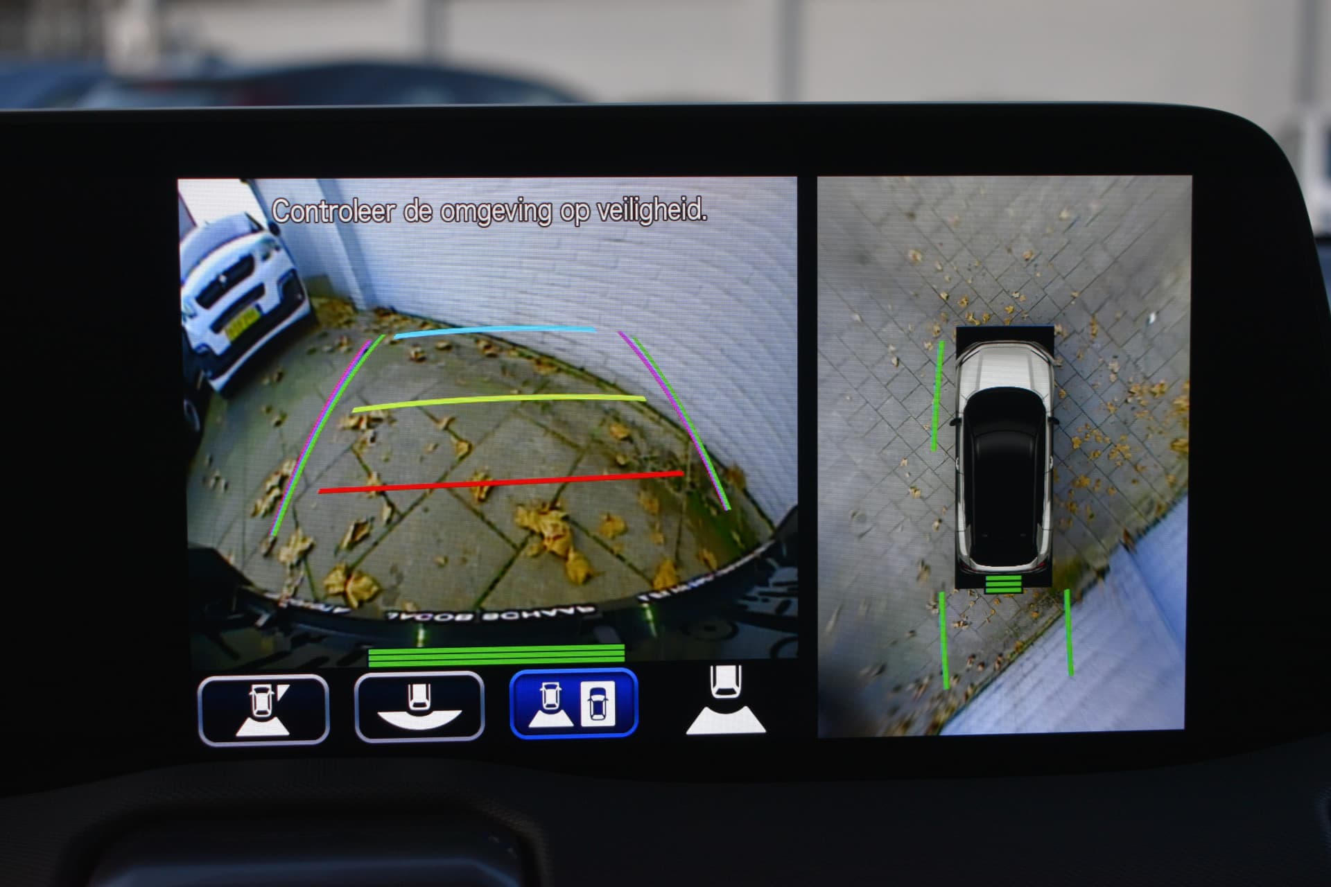 Toyota Urban Cruiser Executive 61 kWh Automaat 174pk thumbnail 18