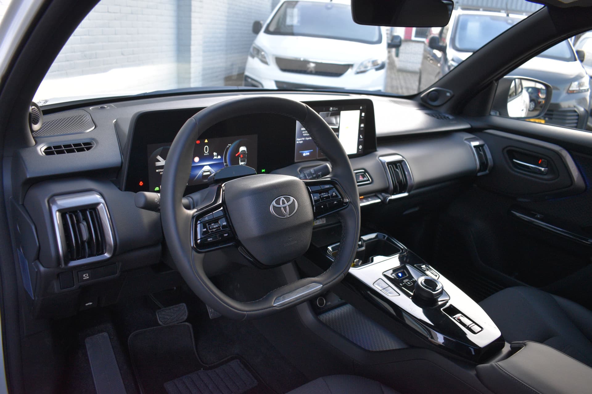 Toyota Urban Cruiser Executive 61 kWh Automaat 174pk thumbnail 20